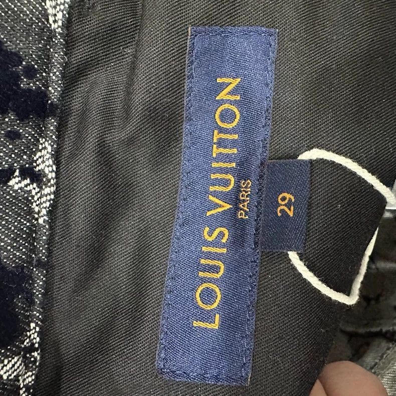 Louis Vuitton LOUIS VUITTON Black print full print printed print printed Size US 29 - 4 Thumbnail