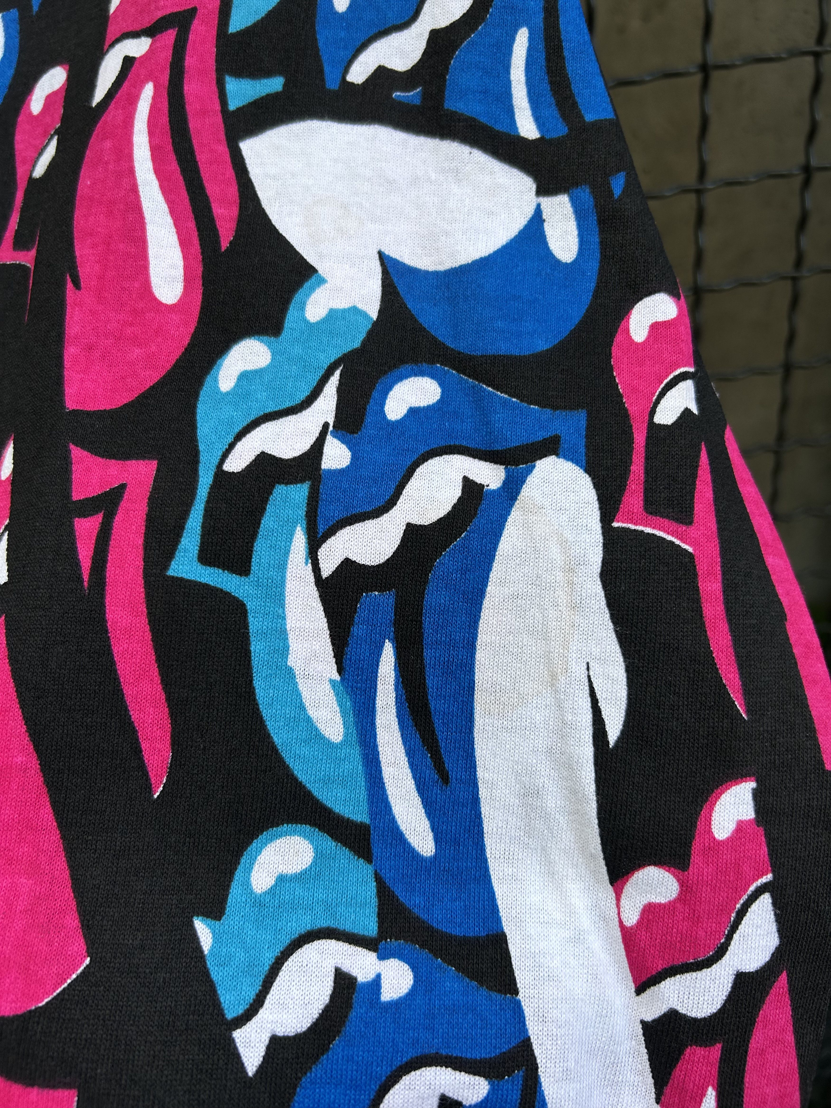 Band Tees Vintage 1989 The Rolling Stones Rock Band AOP T-shirt Size US L / EU 52-54 / 3 - 12 Thumbnail
