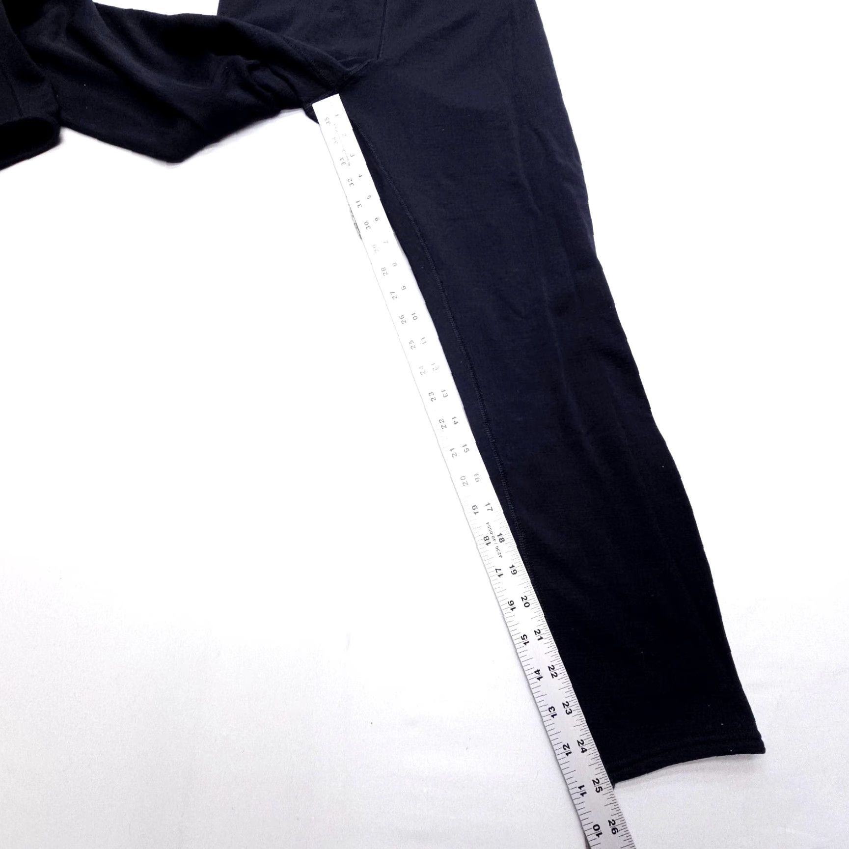 Patagonia VINTAGE Patagonia Base Layer Pants Womens Small Black USA Made Thermal Skiing Size 28" / US 6 / IT 42 - 4 Thumbnail