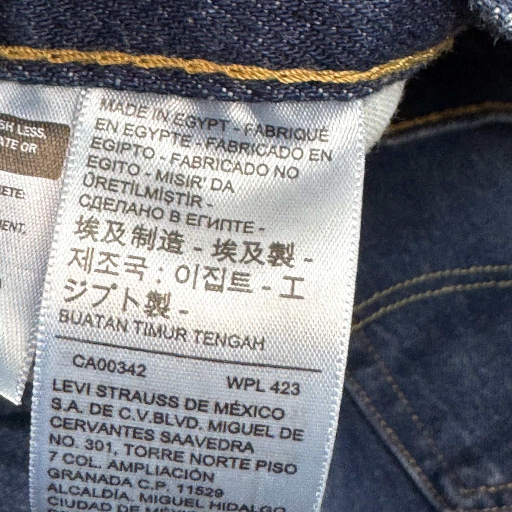 Levi's Levi's 501 Jeans Mens 36x34 Blue Denim Button Fly Straight Vintage No N/A Size US 38 / EU 54 - 7 Thumbnail