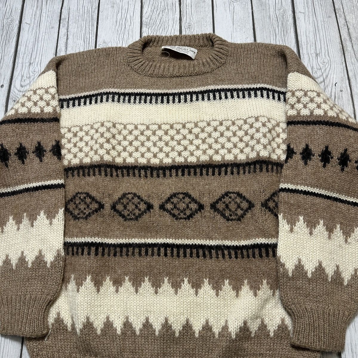Vintage Vintage Peruvian Classics hand knit Alpaca sweater Size US L / EU 52-54 / 3 - 3 Thumbnail