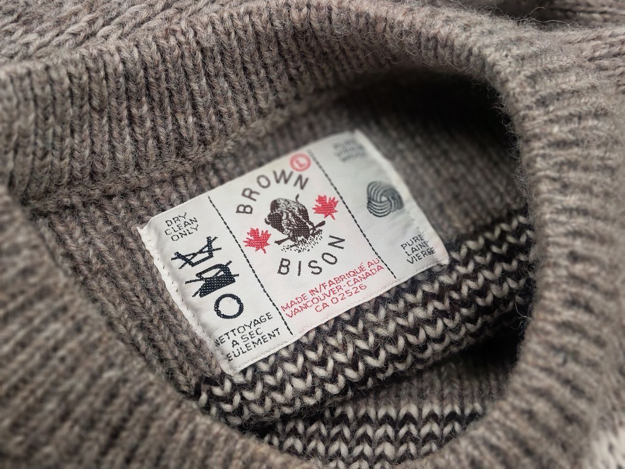 Vintage Vintage 90's Brown Bison Canada Pattern Hand Knit Sweater Size US L / EU 52-54 / 3 - 11 Thumbnail