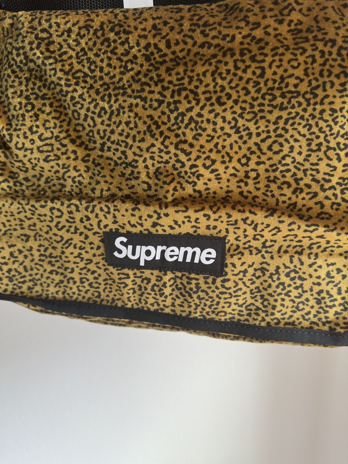 Supreme Supreme Velvet Messenger Bag Tan Leopard Size ONE SIZE - 3 Thumbnail