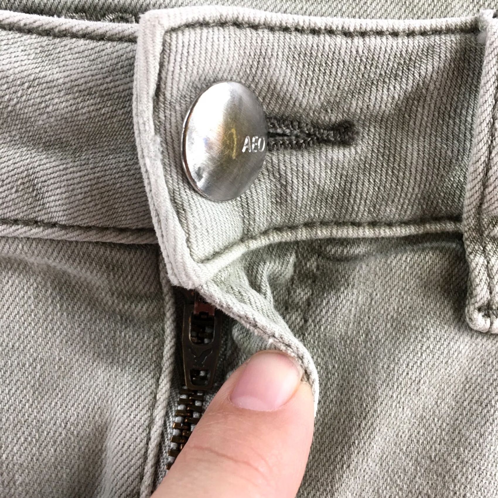 American Eagle Outfitters American Eagle Outfitters Cut-Off Shorts Womens 4 Green Gray Low Rise Stretch Denim Shorts Womens 4 Green Gray Stretch Vintage: No Size 27" / US 4 / IT 40 - 6 Thumbnail