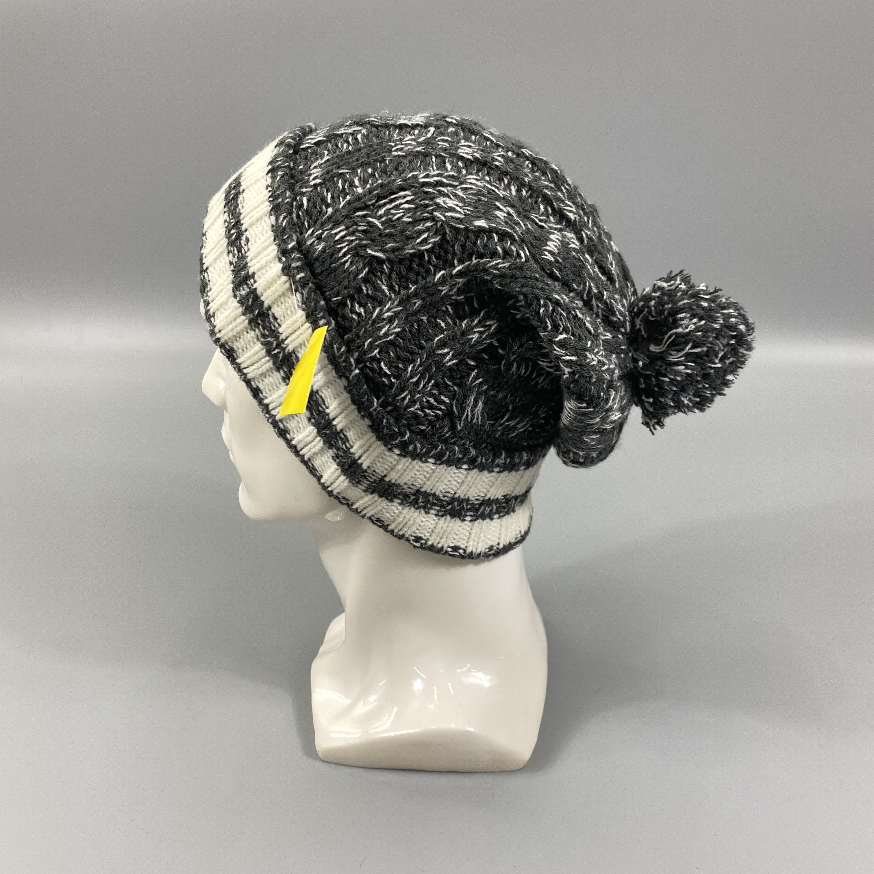 Mickey Mouse Mickey Mouse Knitted Snow Cap -BN1053 Size ONE SIZE - 2 Thumbnail
