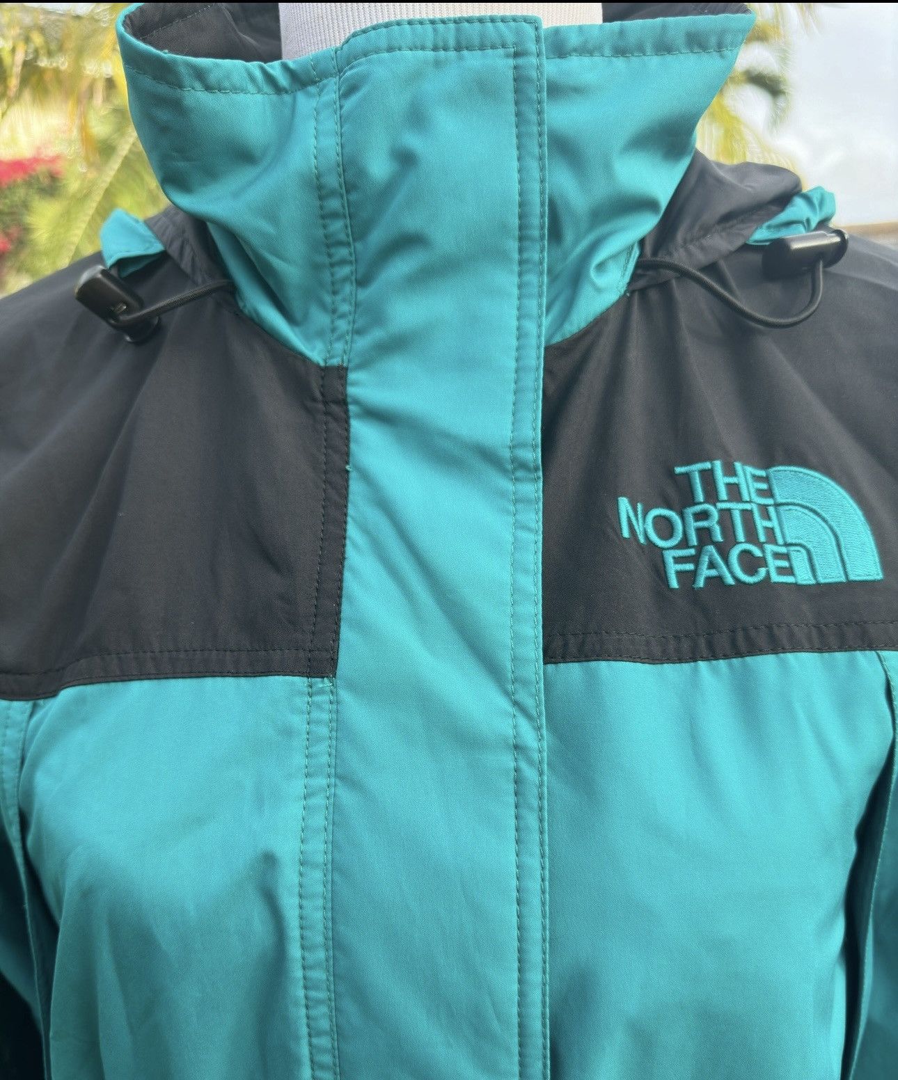 The North Face North Face Hooded Jacket Black/Green Women's Small Petite Size S / US 4 / IT 40 - 3 Thumbnail