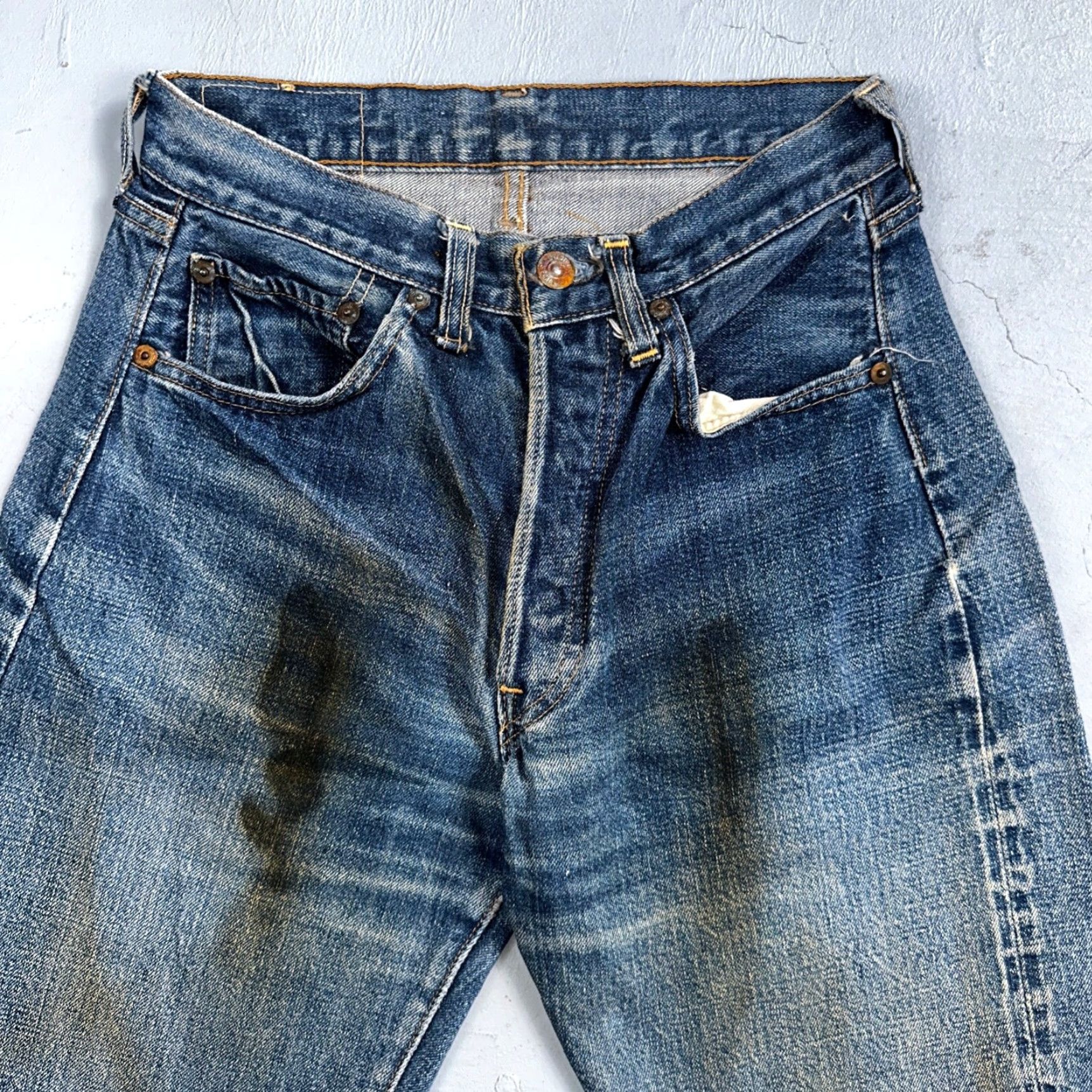 Levi's VINTAGE Levi's 501 XX Jeans Main Selling Point Fashion Levi's 501 Series Denim Jeans 27x30 USA 60s 70s 60s Straight Mens Blue Cotton Button Distressed Size US 27 - 2 Thumbnail