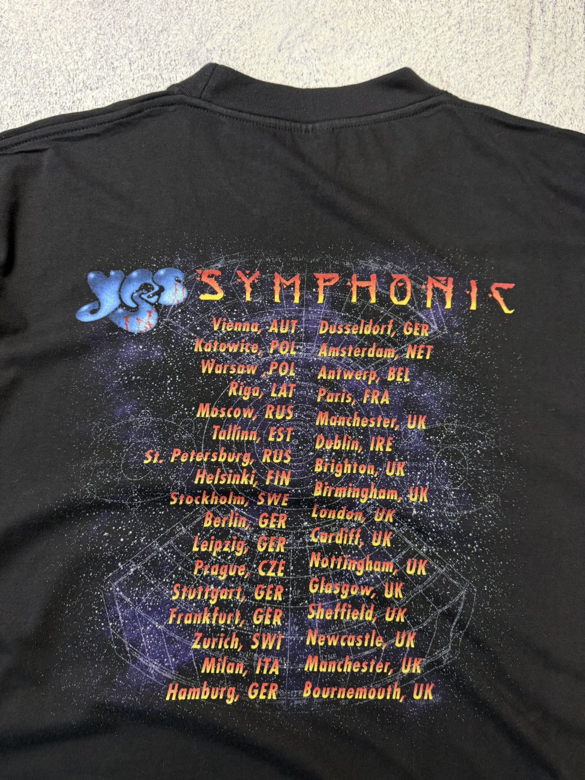 Vintage Vintage YES concert T-shirt “Symphonic” tour in 2001 Size US XL / EU 56 / 4 - 24 Thumbnail