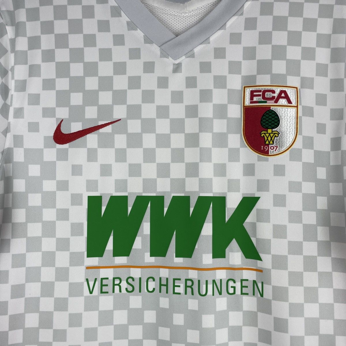 Nike FC Augsburg Away Nike Men’s Jersey Shirt 2021/2022 size M Size US M / EU 48-50 / 2 - 2 Thumbnail