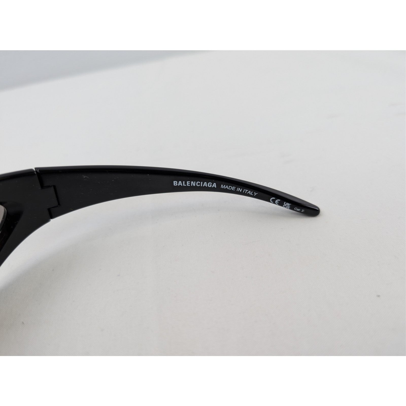 Balenciaga o1rshd1 Size: OS / Skin Cat Sunglasses in Black Size ONE SIZE - 8 Thumbnail