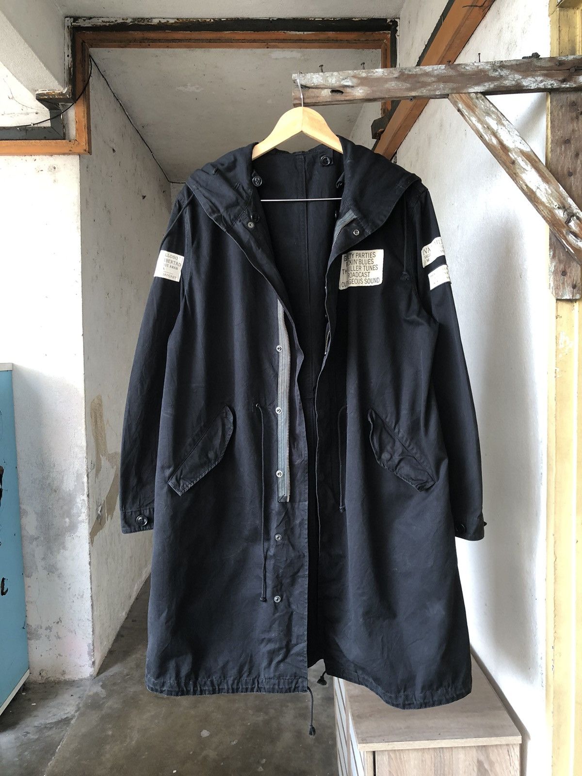 image of Vintage Guilty Parties Rockin Blues Big Print Parka Jacket in Black, Men's (Size Large)