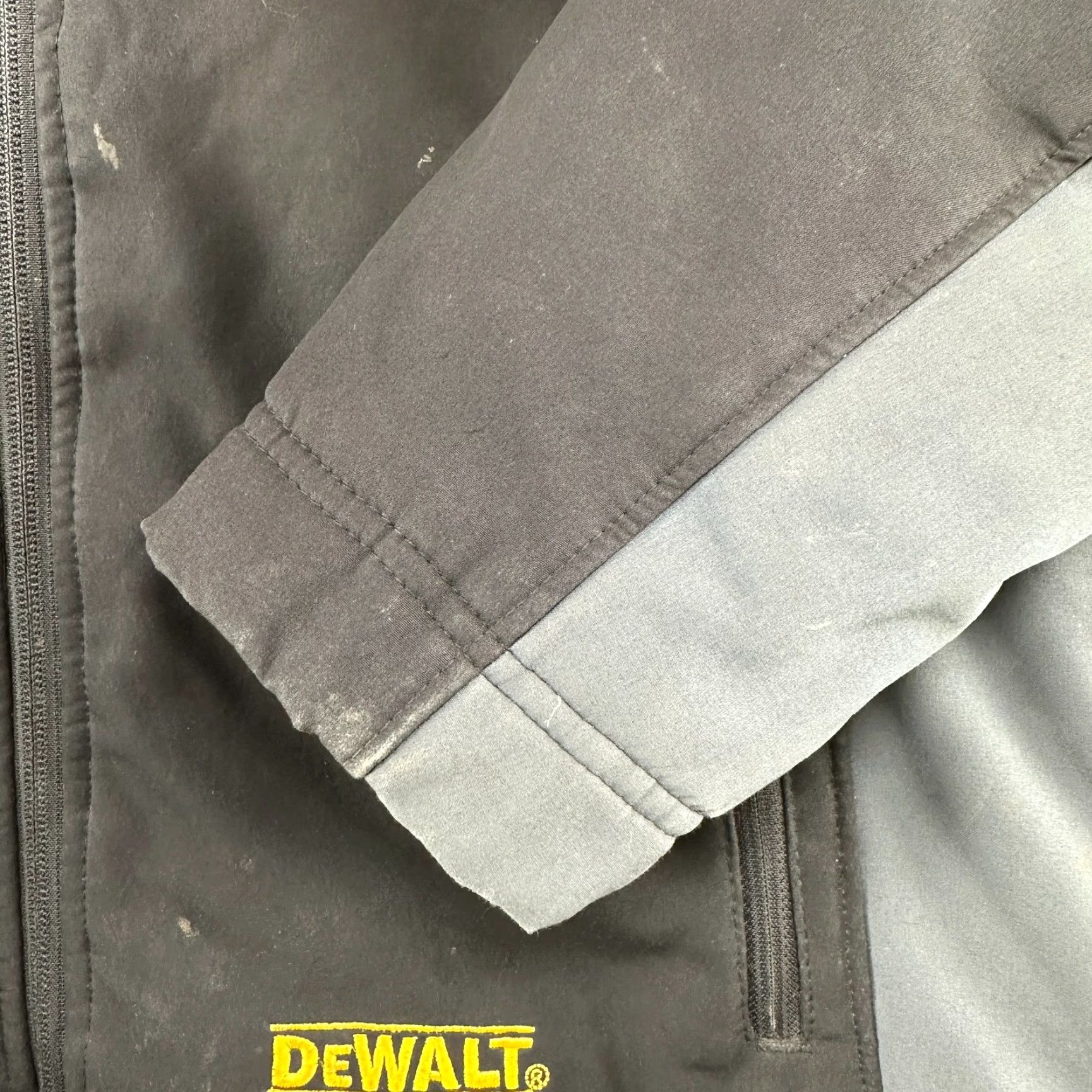 Vintage DEWALT Jacket Women M Black Softshell 3-in-1 Heated Lined Zip Mid-Length Regular Moto Motorcycle Fall Spring Winter Travel Workwear Casual Front Logo Size M / US 6-8 / IT 42-44 - 6 Thumbnail