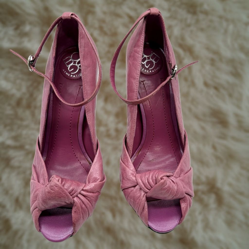 BCBGeneration BCBG-generation Women's Bow Sandal Pink Size 6 Sandal Womens Shoes Pink Bow Heel Stiletto Leather Strappy Buckle 4 in & Up Ballpark 6 Womens Size US 6 / IT 36 - 1 Thumbnail