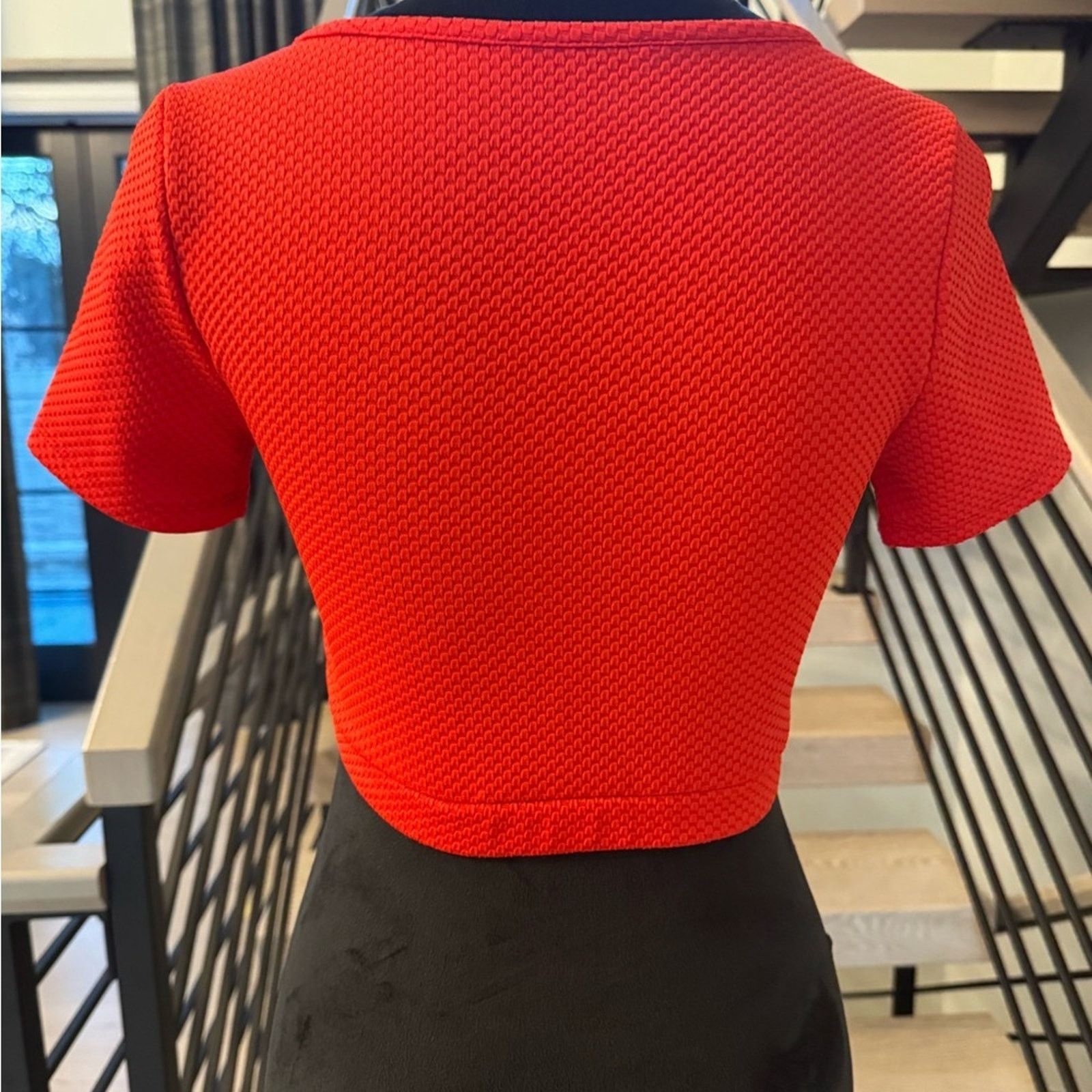 Other New Vibrant Red Women's Textured Crop Top size XS Size XS / US 0-2 / IT 36-38 - 3 Thumbnail