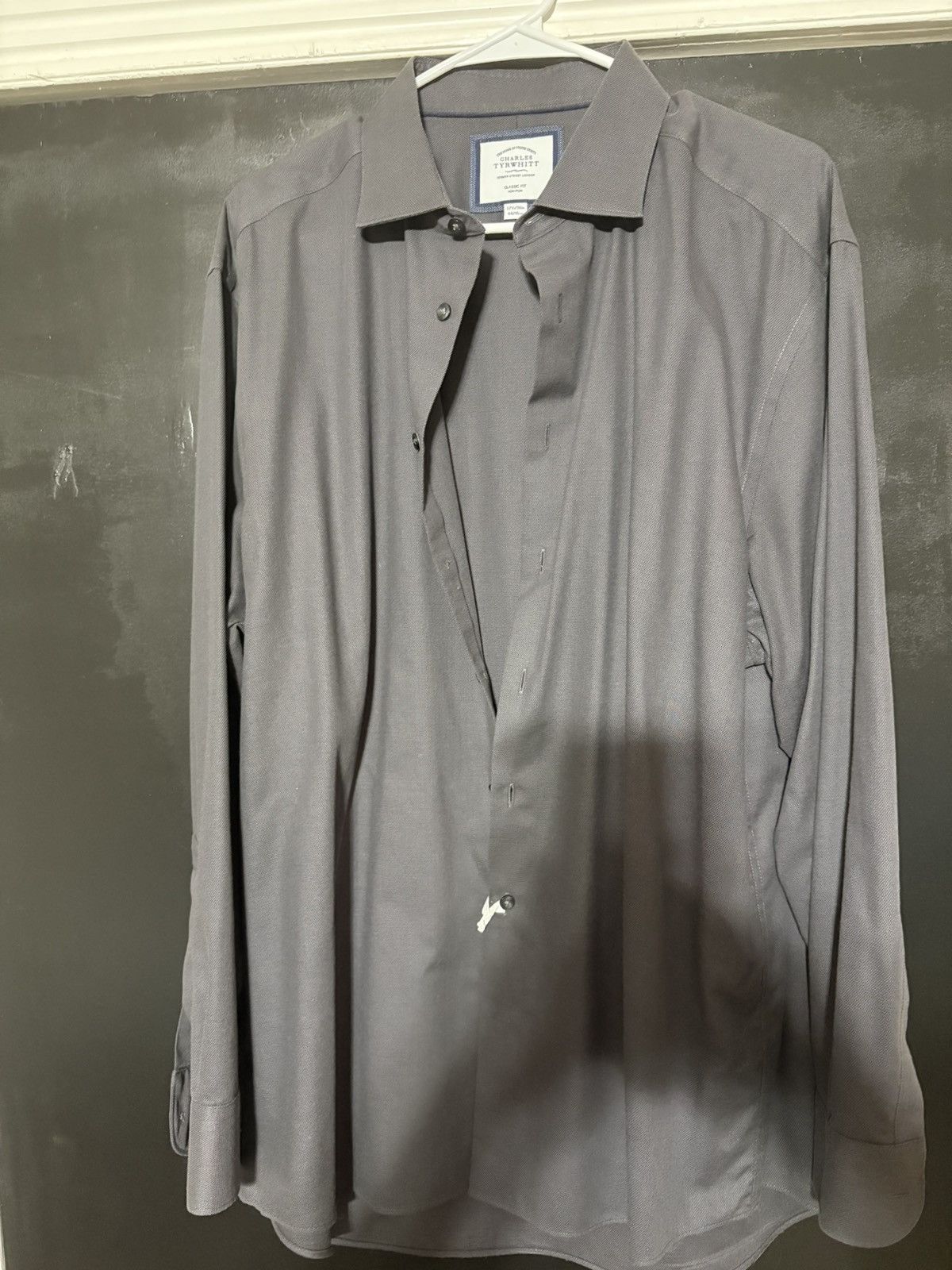 Charles Tyrwhitt Charles Tyrwhitt charcoal button up spread collar Size US XL / EU 56 / 4 - 1 Thumbnail