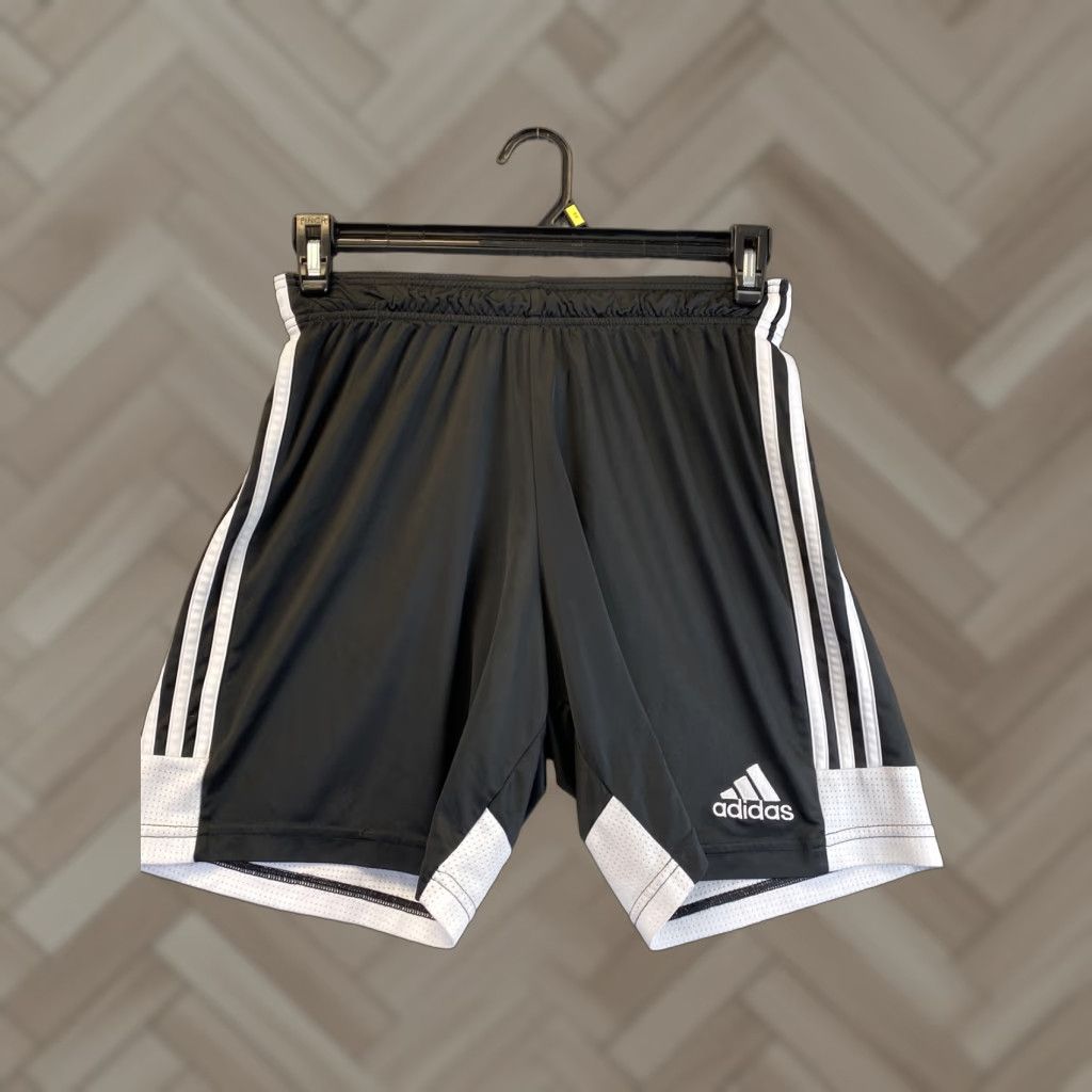 Adidas adidas shorts teens 14-16 M Pull On Elastic Waist Athletic Short Black 94-58 Size US 28 / EU 44 - 1 Thumbnail
