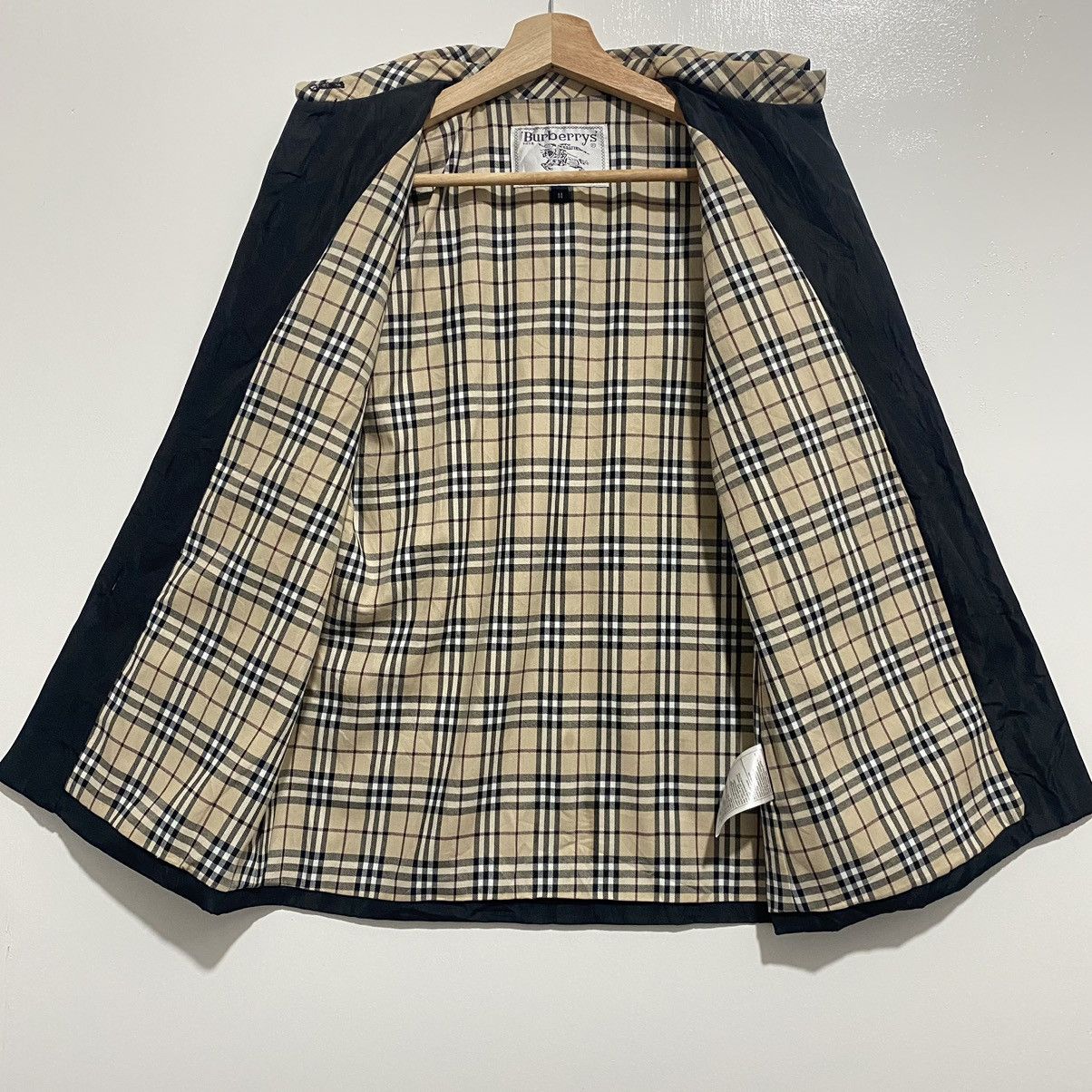 Burberry BURBERRYS’ NOVACHEK SLIM FIT LIGHT RAIN JACKET COAT Size US S / EU 44-46 / 1 - 1 Thumbnail