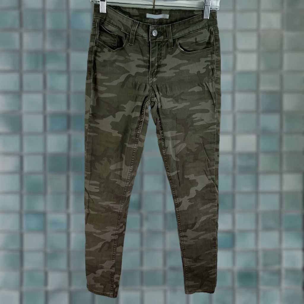 Levi's VINTAGE Levi's 535 Skinny Denim Jeans Womens Size 27 Green Camouflage Stretch 29Inch Inseam Size 27" / US 4 / IT 40 - 1 Thumbnail
