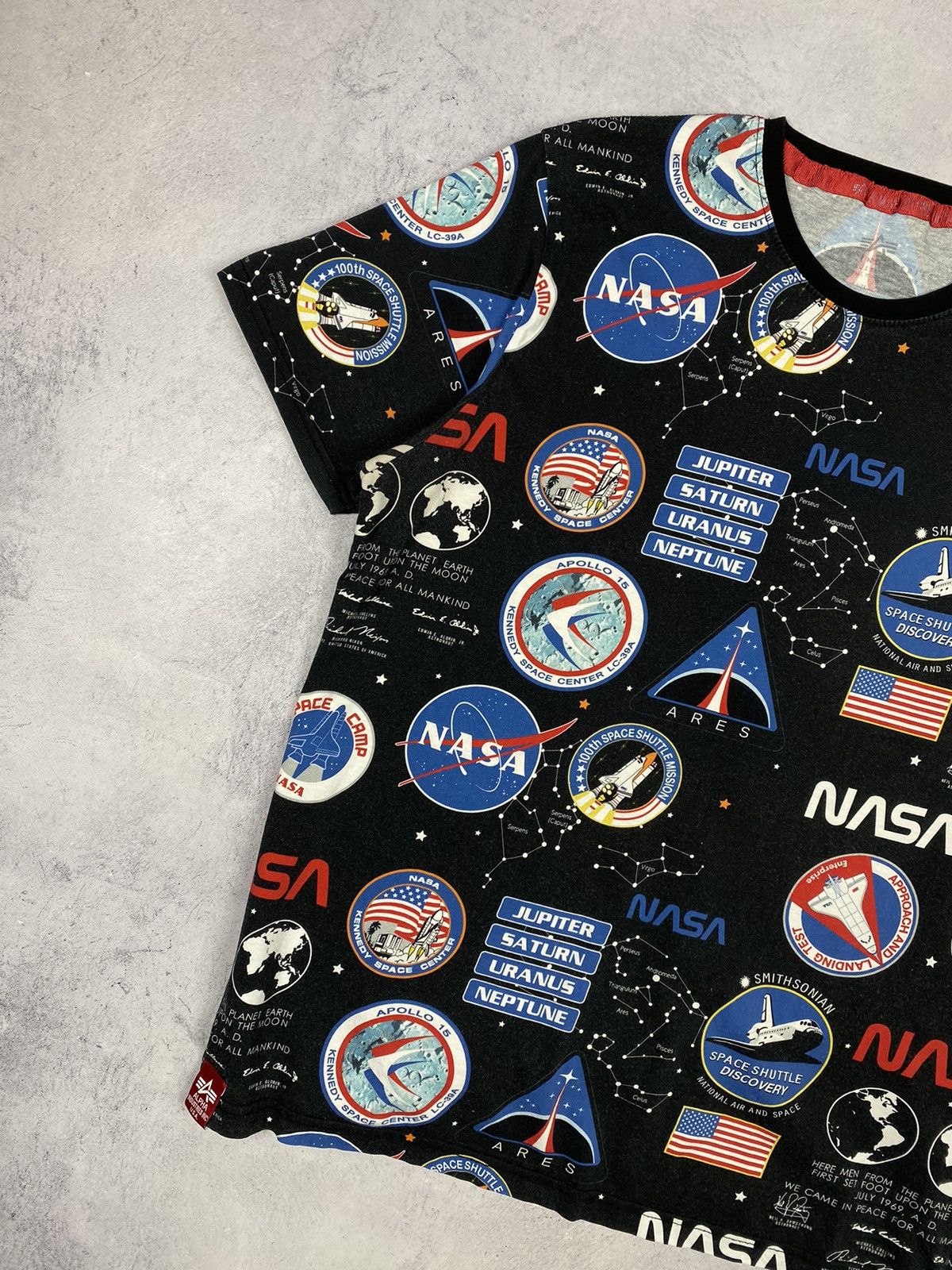 Alpha Industries Alpha Industries NASA Cosmos USA Flag Tee Size US XL / EU 56 / 4 - 2 Thumbnail