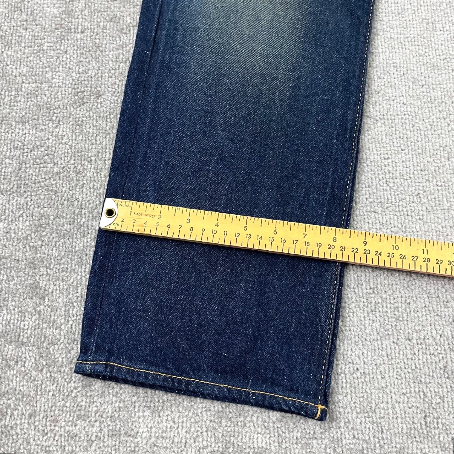 Levi's VINTAGE Levi's 501 Jeans Mens 32 x 30 Straight Leg Medium Blue Denim Classic Jean Size US 32 / EU 48 - 6 Thumbnail