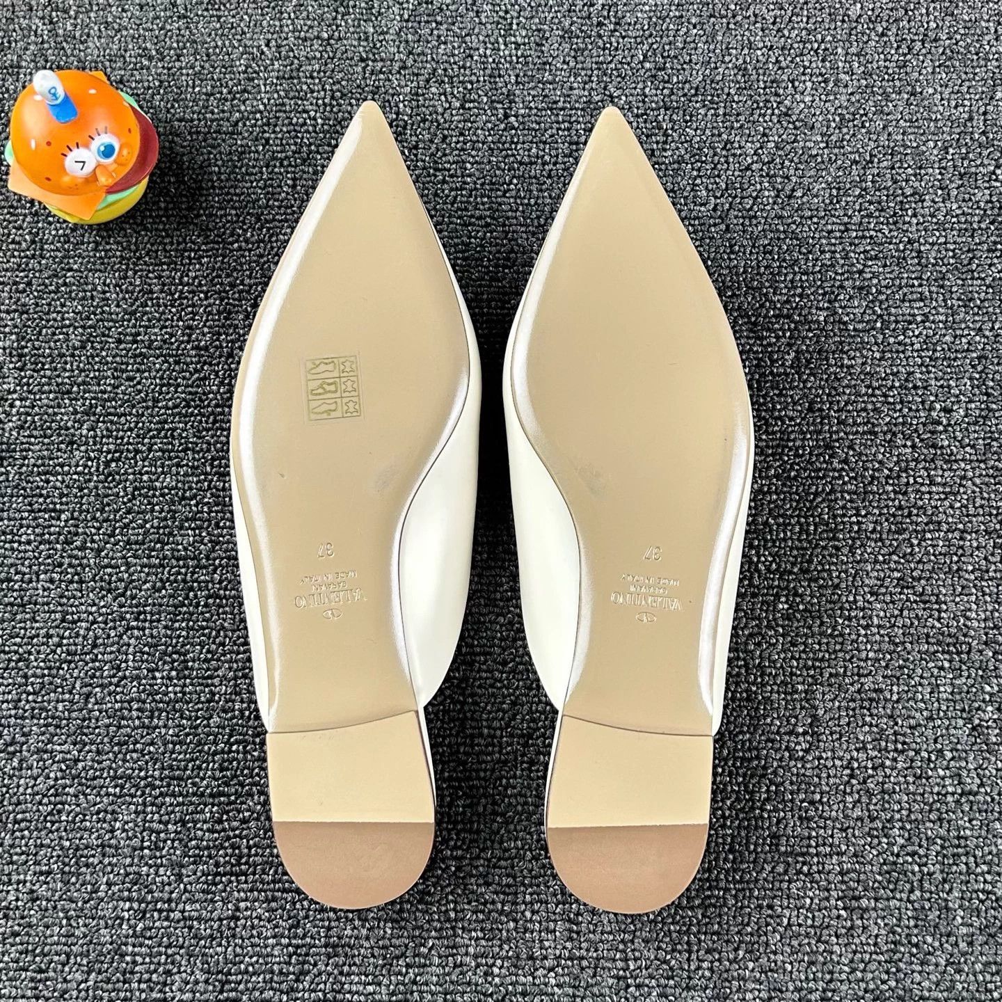 Valentino Valentino Beige Gold Large Stud Mules EUR37 Size US 6 / IT 36 - 6 Thumbnail