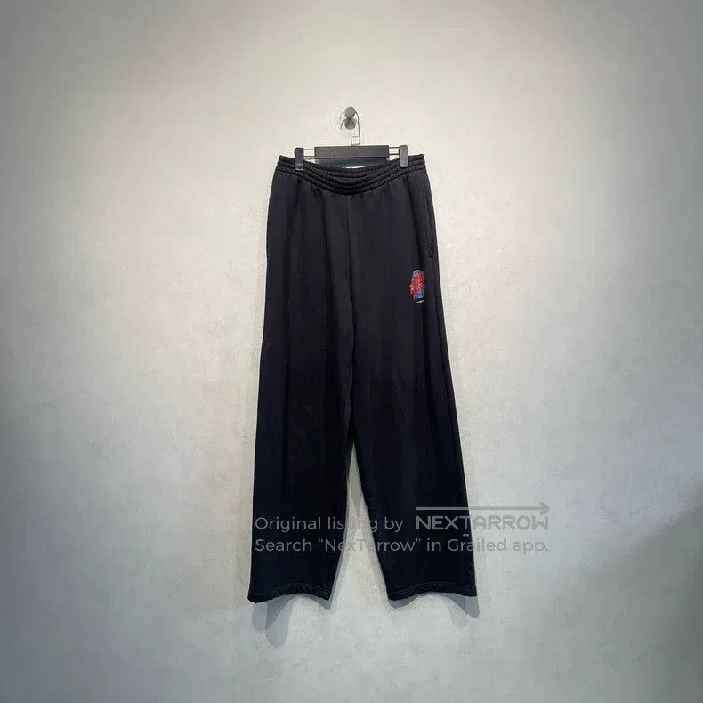 Balenciaga Balenciaga size XS Graffiti Logo Printed Distressed Sweatp Size US 27 - 1 Thumbnail