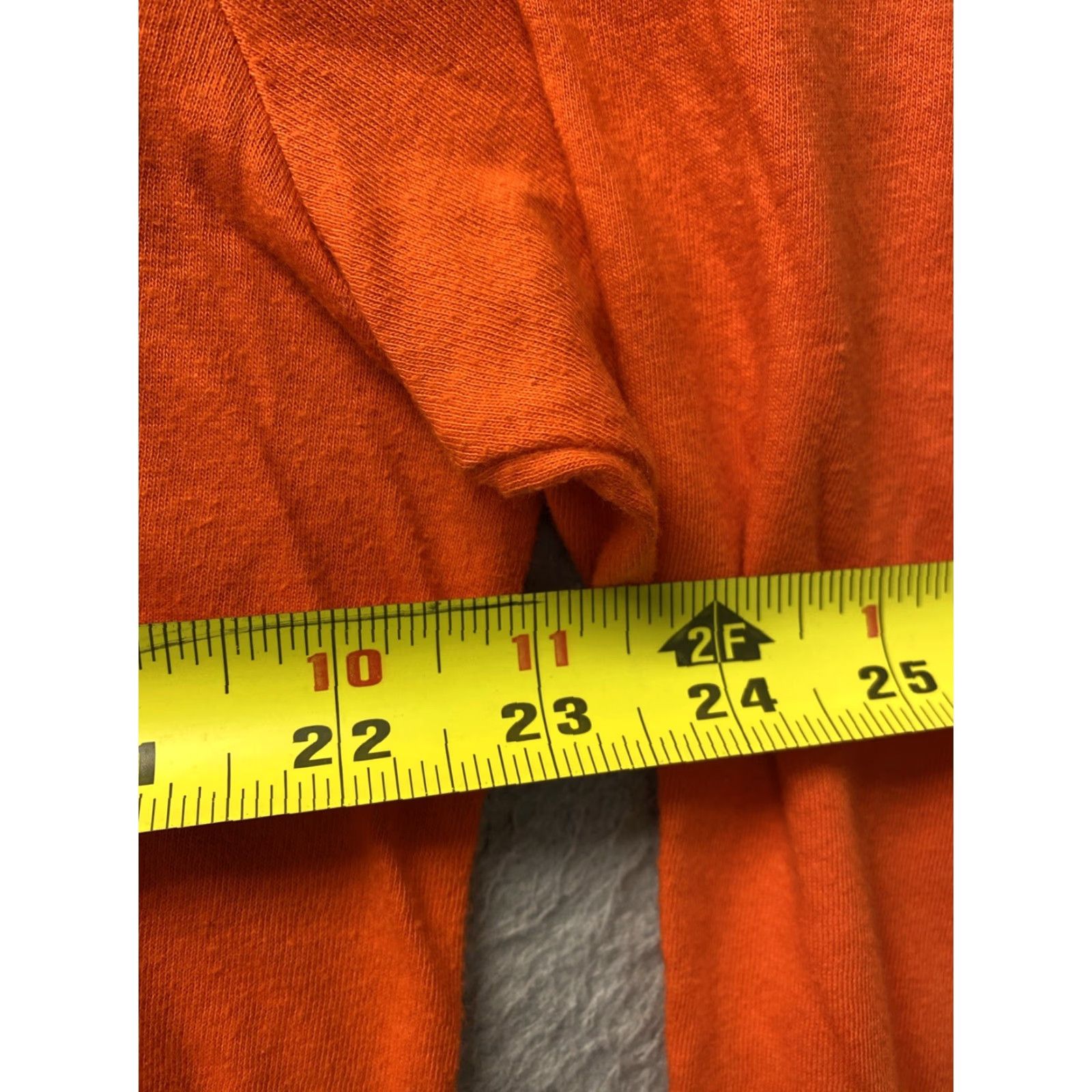 Under Armour Under Armour Shirt Men L Long Sleeve Solid Orange / 57-71 Adults Mens L Orange Shirt Size L / US 10 / IT 46 - 4 Thumbnail