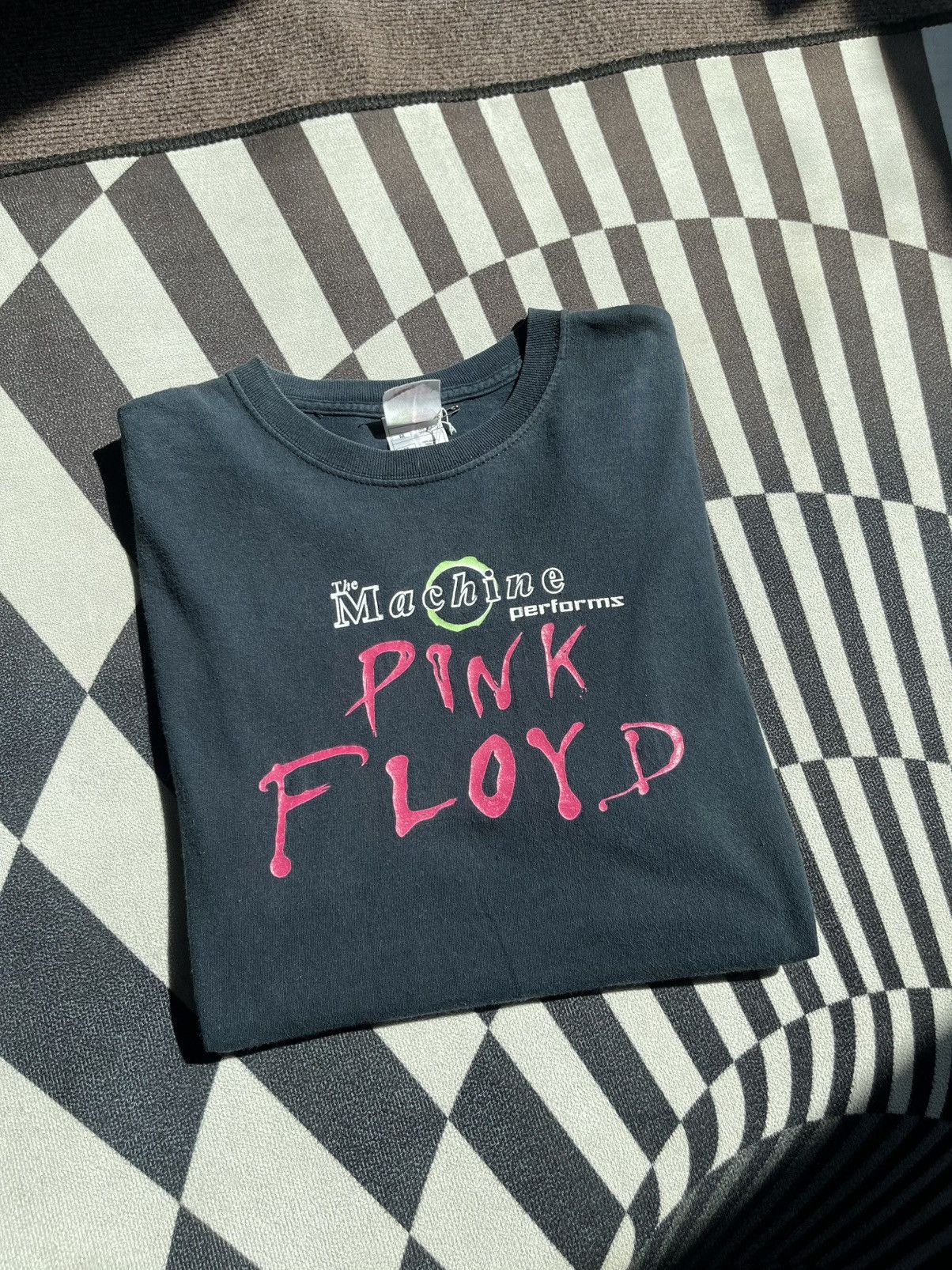 Band Tees Y2K Pink Floyd The Machine Graphic Band Tee Black Size M Size US L / EU 52-54 / 3 - 3 Thumbnail