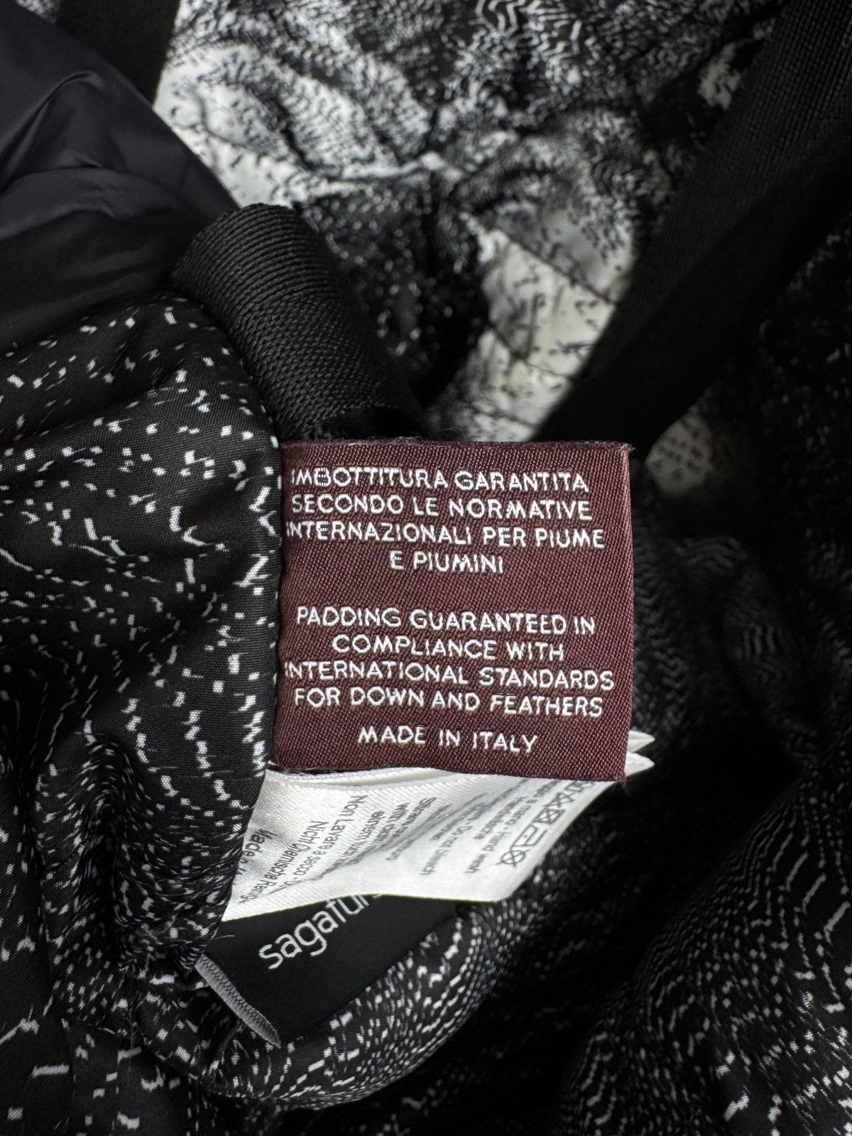JET SET Jet Set black outdoor wolf bondage down ski snowboard jacket Size L / US 10 / IT 46 - 18 Thumbnail