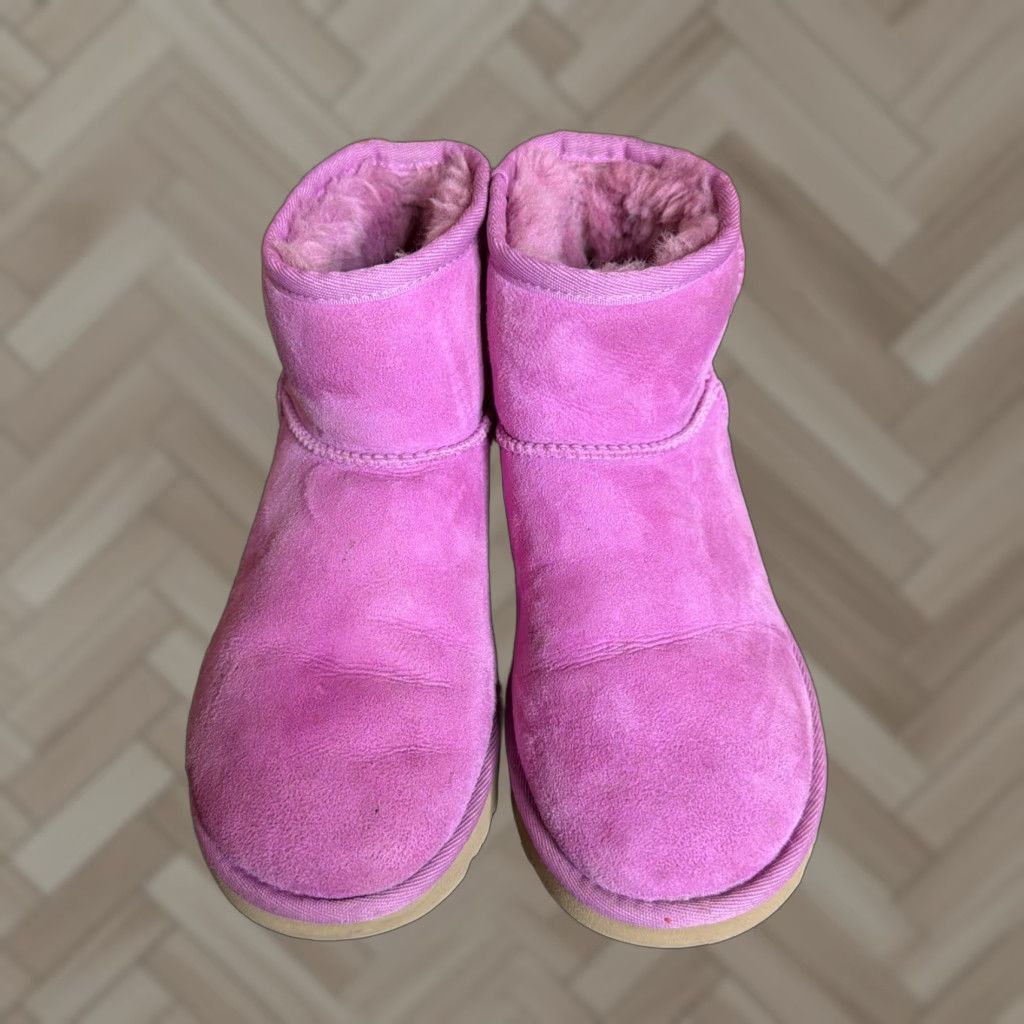 Ugg UGG Australia Classic Mini II Suede Sheepskin Boots Pink Women’s Ankle 5 Low Heel 1 in Boots Casual City 1016222 Mens Womens Boys Girls Size US 5 / IT 35 - 1 Thumbnail