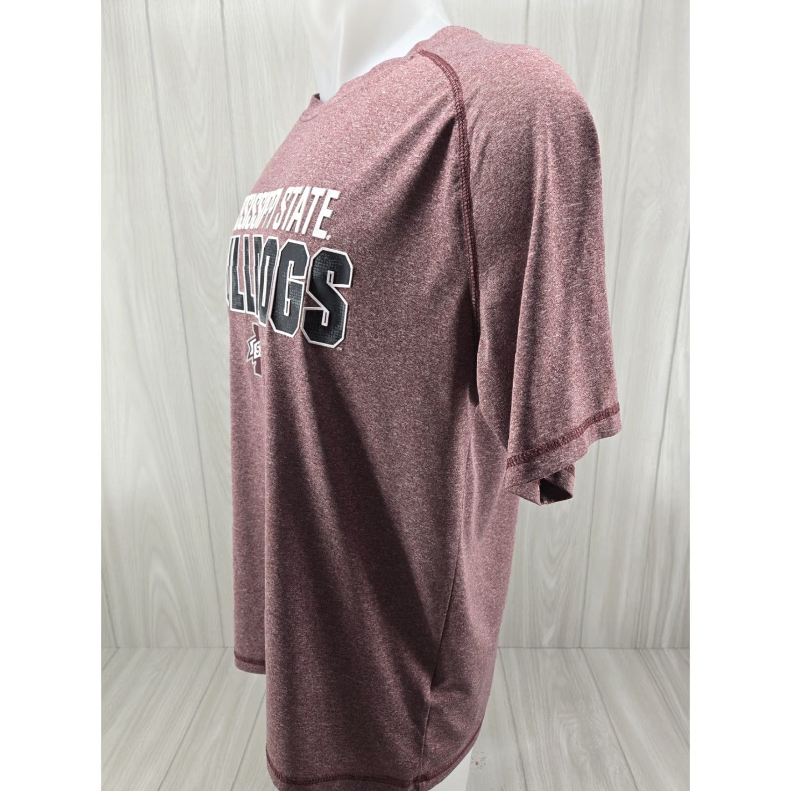 Vintage VINTAGE Mississippi State College Large Red T-Shirt Raised Letters Russell Men L Red Graphic Print College 90s Mens Size US L / EU 52-54 / 3 - 4 Thumbnail