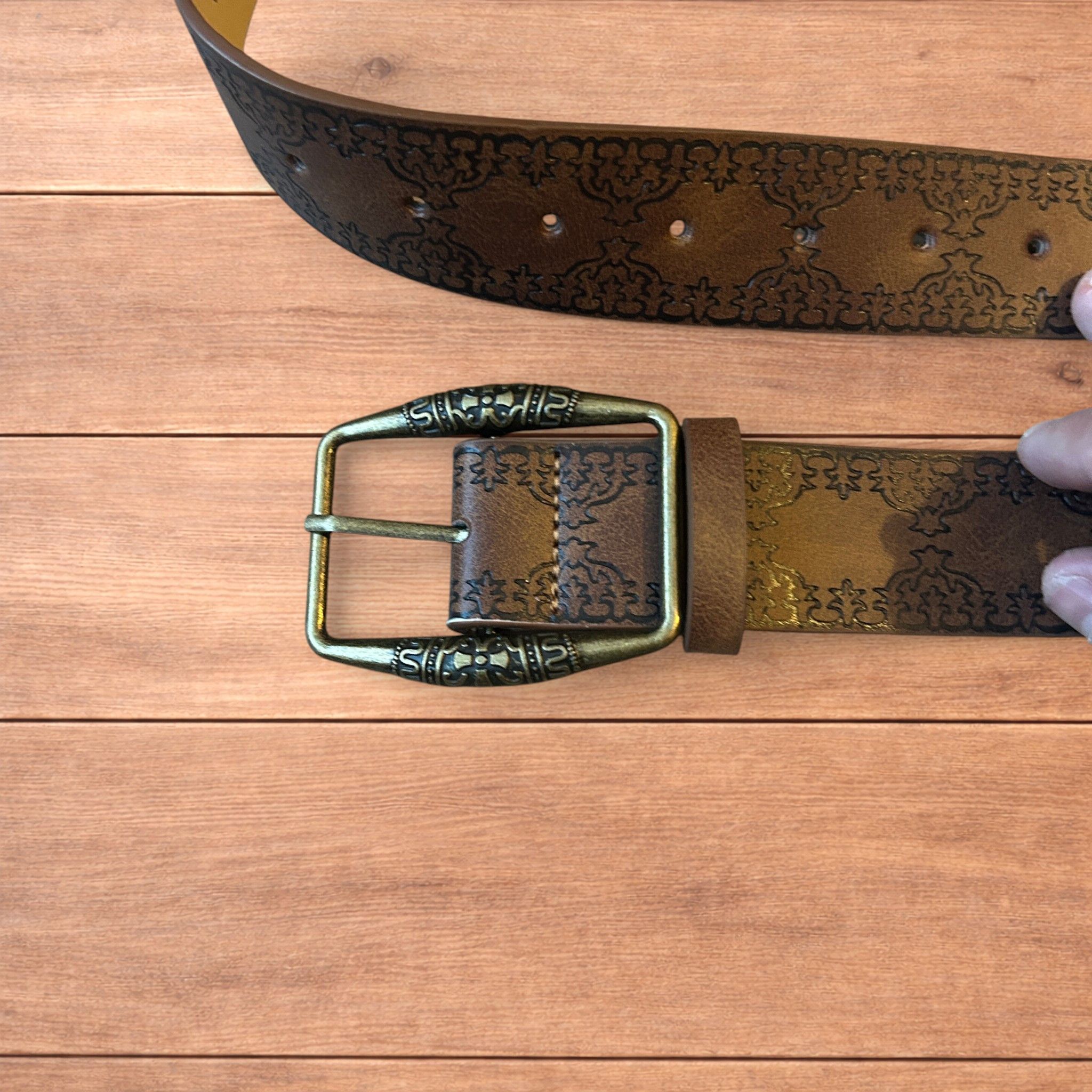Japanese Brand Faux leather western cowboy belt in brown with bronze trim. Size ONE SIZE - 3 Thumbnail