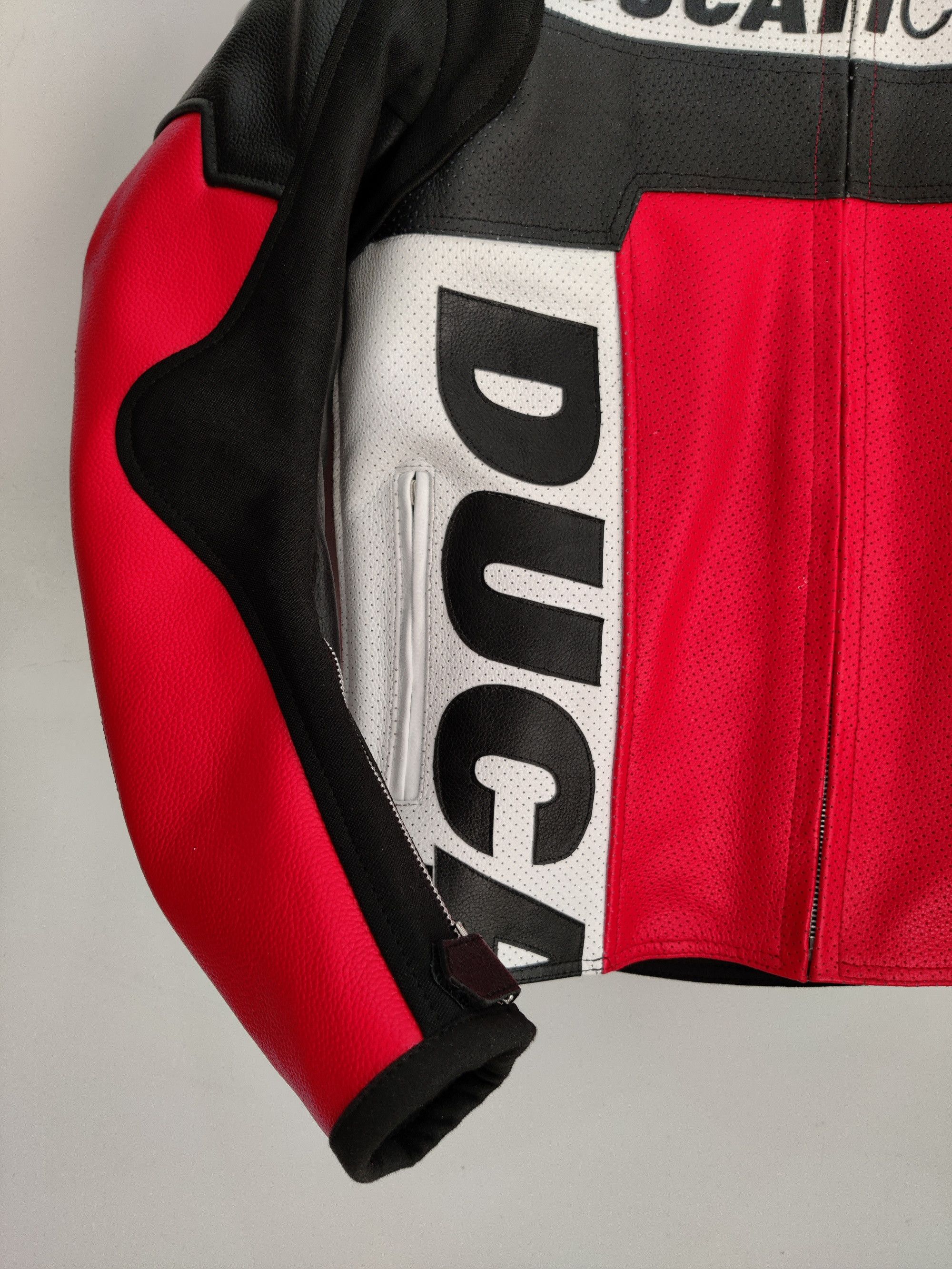 Ducati 💀🔥 DUCATI CORSE MOTORCYCLE LEATHER JACKET STREETWEAR Size US M / EU 48-50 / 2 - 4 Thumbnail