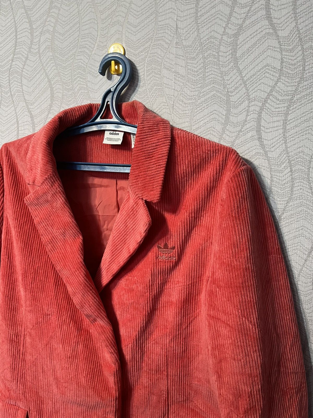 Adidas Adidas Originals Velvet Trefoil Red Corduroy Blazer Jacket Size M / US 6-8 / IT 42-44 - 2 Thumbnail
