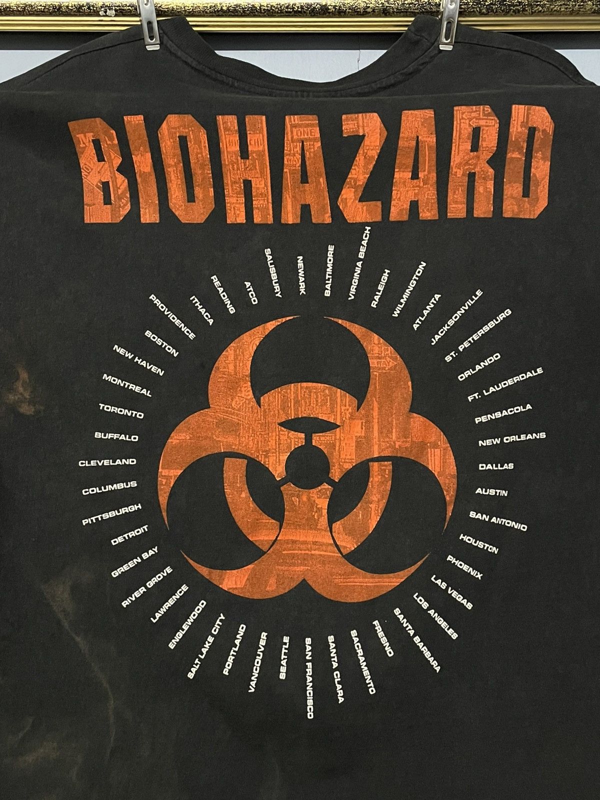 Vintage Vintage 90s Biohazard Og American Hardcore Sunfaded Tshirt Size US XL / EU 56 / 4 - 11 Thumbnail
