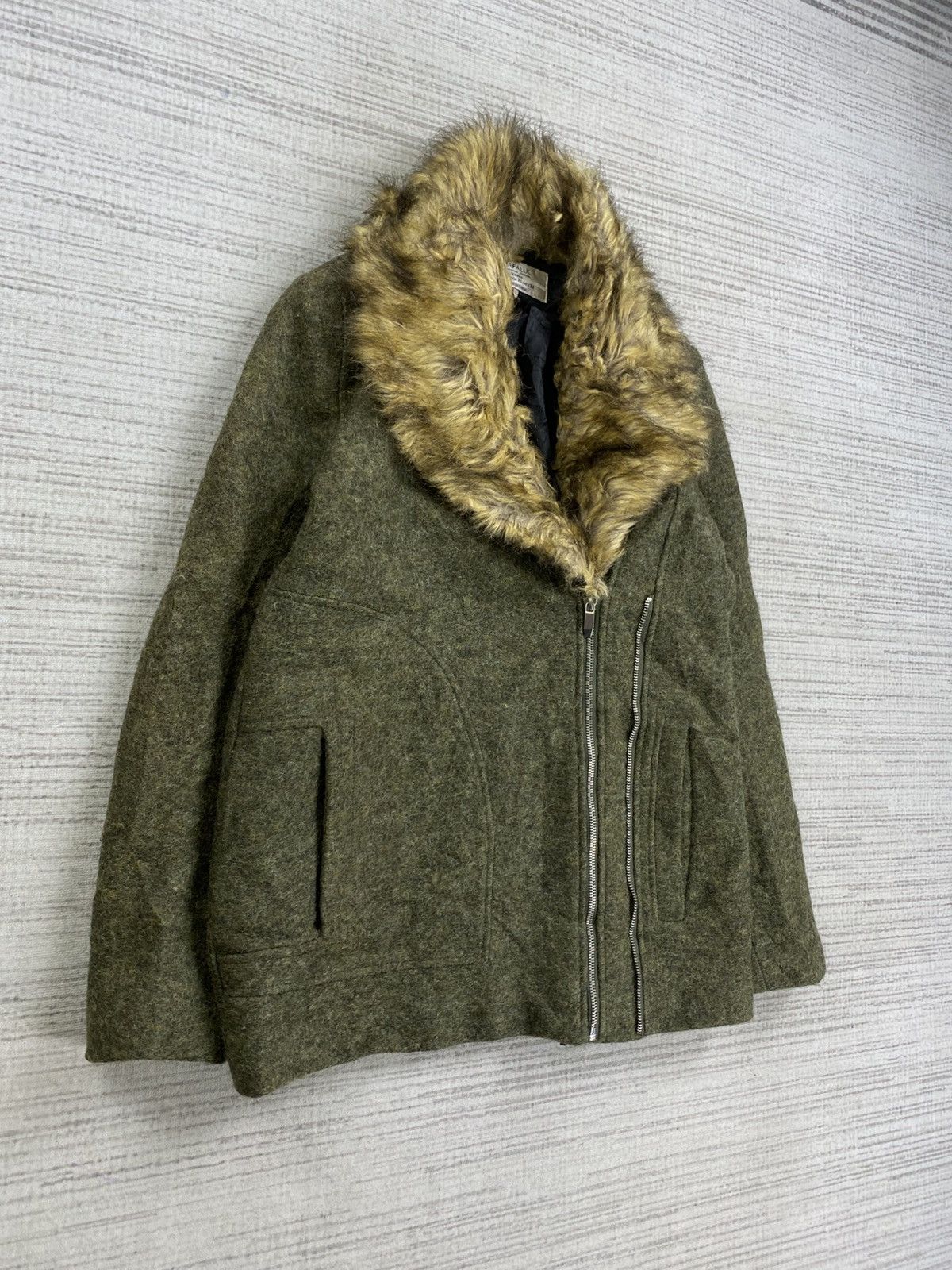 Japanese Brand × Vintage × Zara Vintage Trafaluc By Zara Faux Fur Wool Coat Jacket Size M / US 6-8 / IT 42-44 - 3 Thumbnail