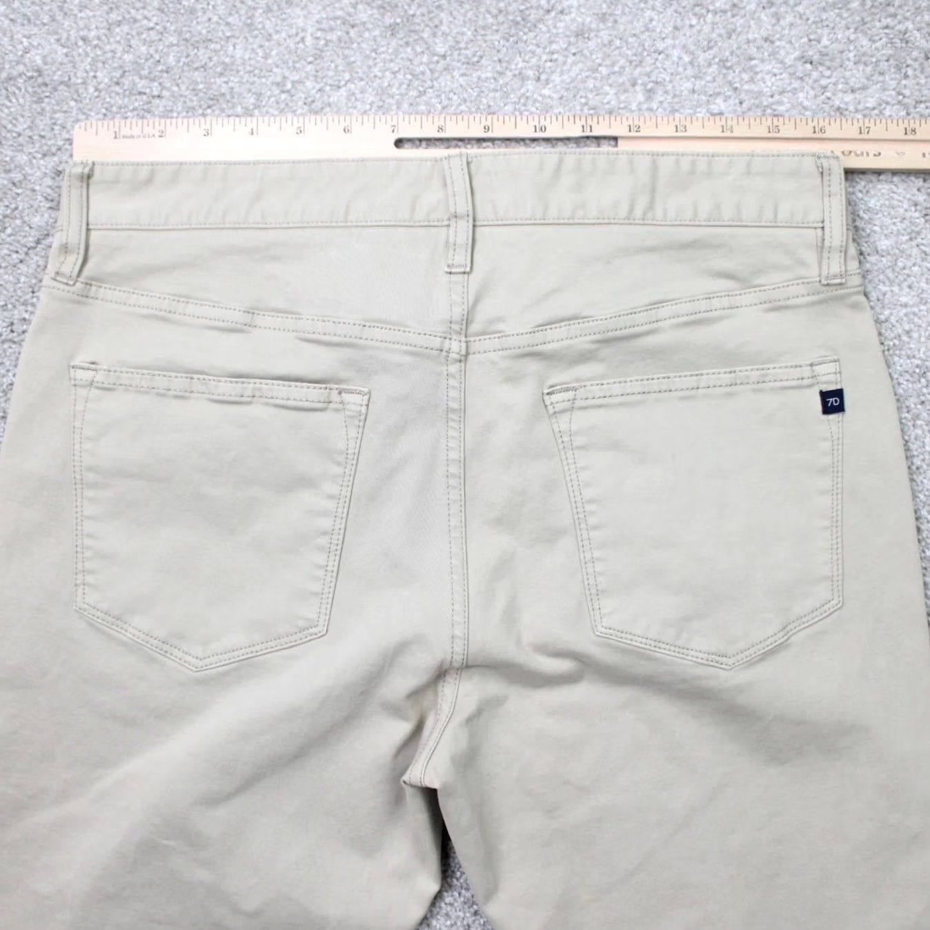 Vintage 7 Diamonds Clifton Slim Straight Chino Pants Mens 32x28 Beige Cotton Stretch Casual Pants Mens Slim Chino Beige 7 Diamonds Clifton Size US 32 / EU 48 - 6 Thumbnail
