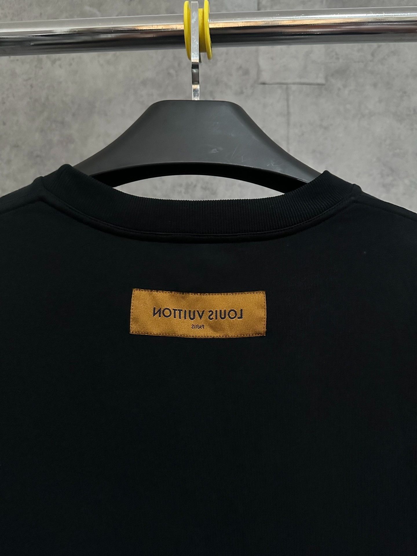 Louis Vuitton Louis Vuitton Classic Short-Sleeve T-Shirt Size US S / EU 44-46 / 1 - 2 Thumbnail