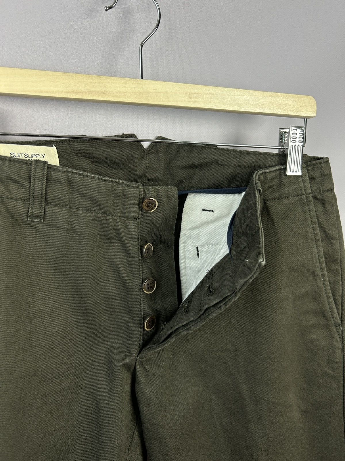 Designer × Suitsupply SUITSUPPLY Denim Goods Bennet Trousers W30 Chino Pants Khaki Size US 30 / EU 46 - 7 Thumbnail