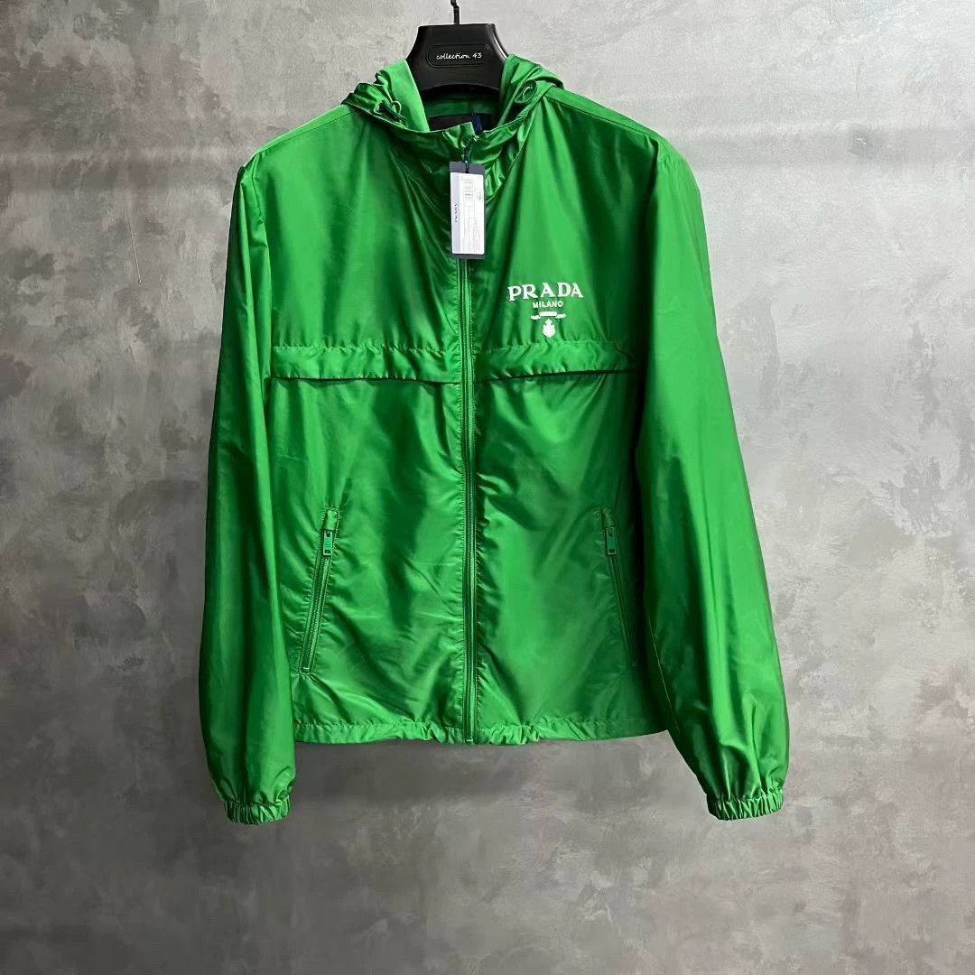 Prada prada green logo print hooded jacket Size US L / EU 52-54 / 3 - 1 Thumbnail