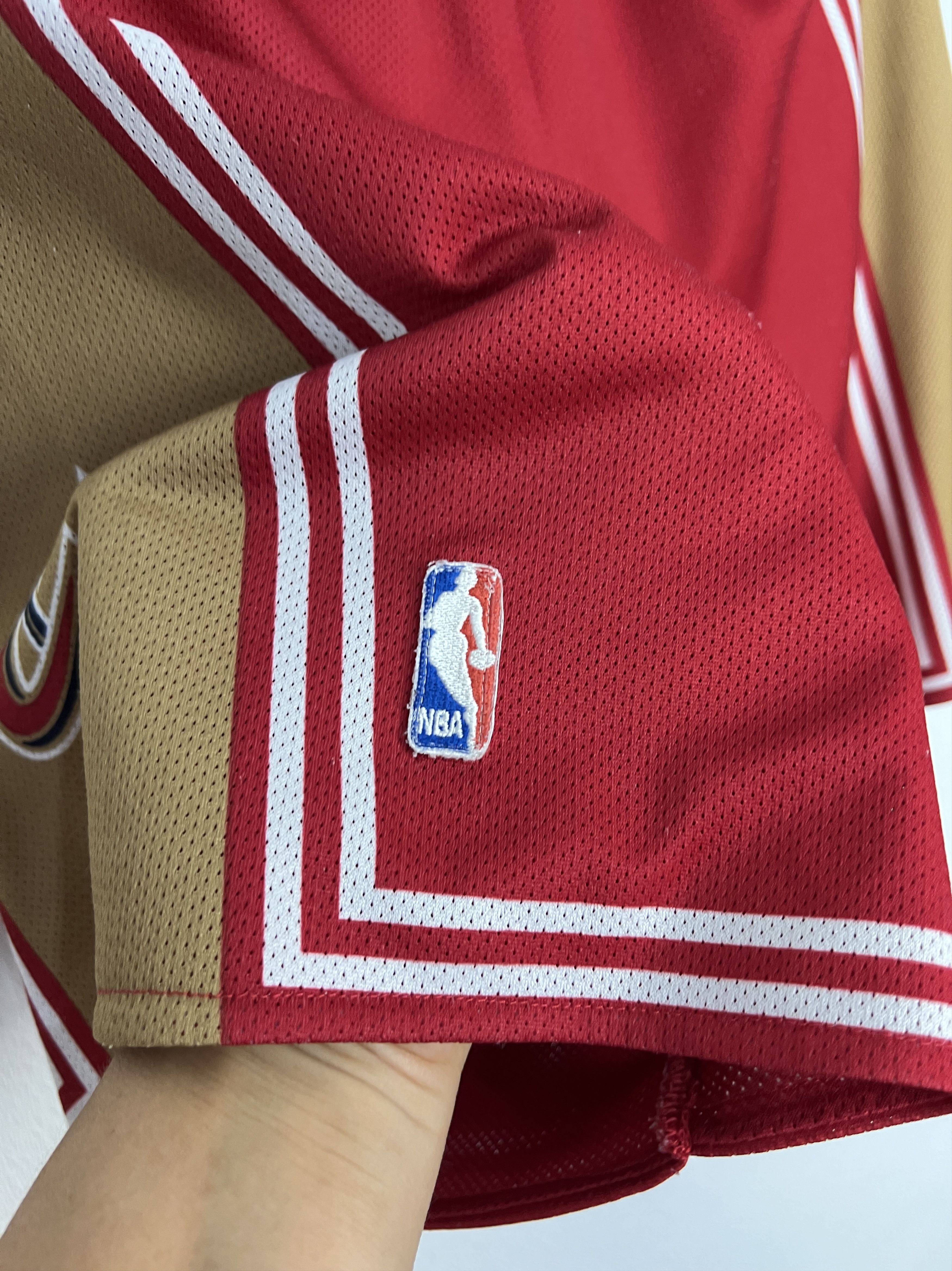 Champion Vintage 90's NBA Cleveland Cavaliers Shorts Champion James M Size US 32 / EU 48 - 4 Thumbnail