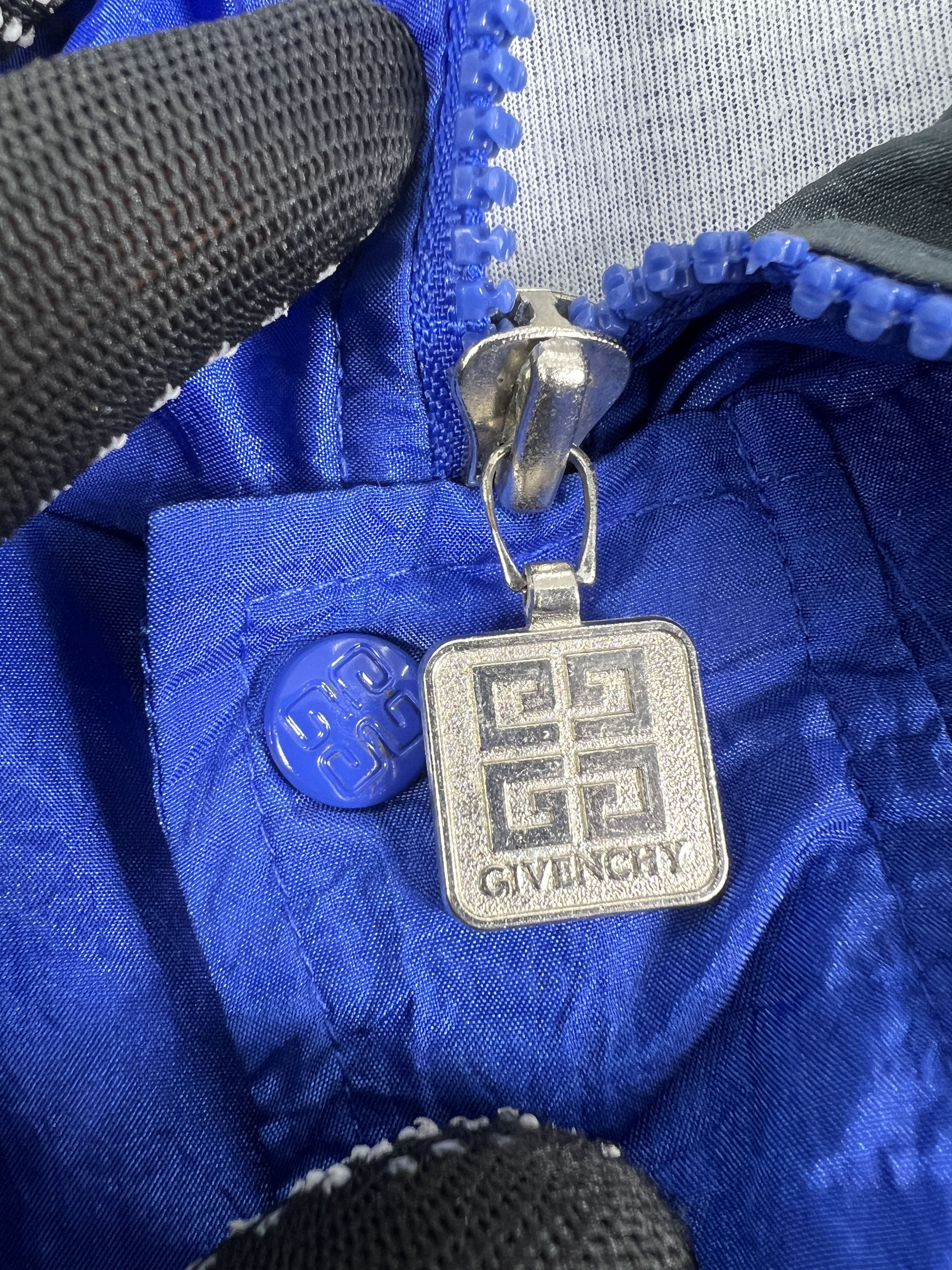 Vintage GIVENCHY Activewear Windbreaker Jacket (XL) GTMP230