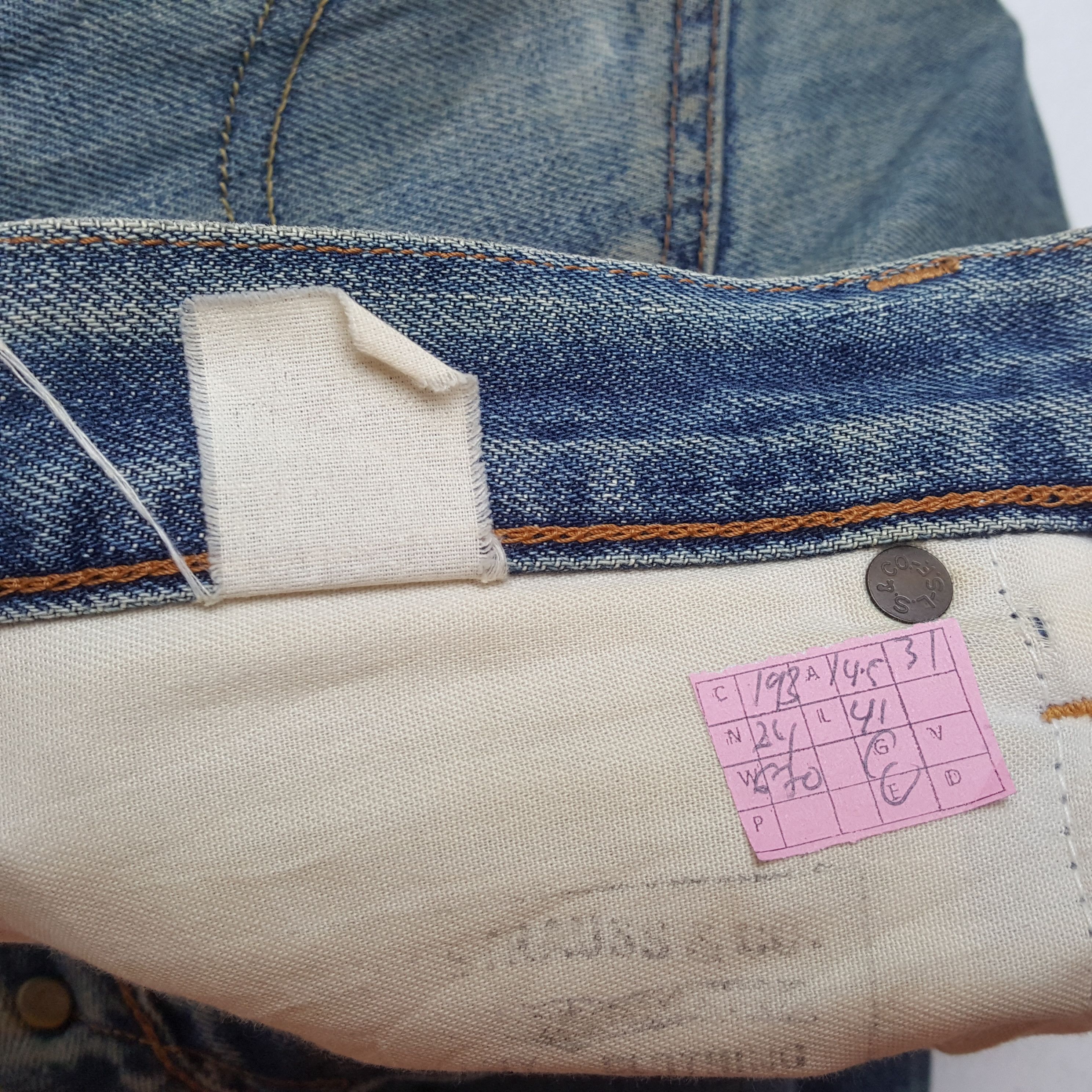 Levi's × Vintage LEVI'S Distressed Jeans Daily Streetwear Style Size US 29 - 14 Thumbnail