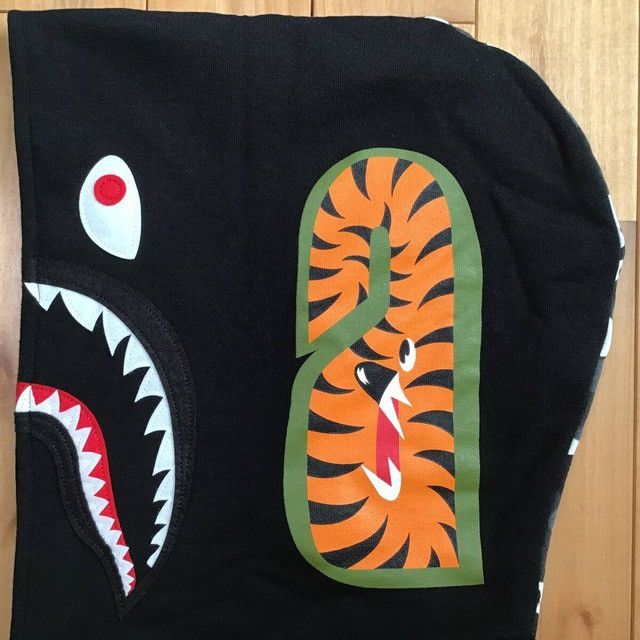 Bape 💫Glow in the dark BAPE City camo shark hoodie varsity jacket Size US L / EU 52-54 / 3 - 6 Thumbnail