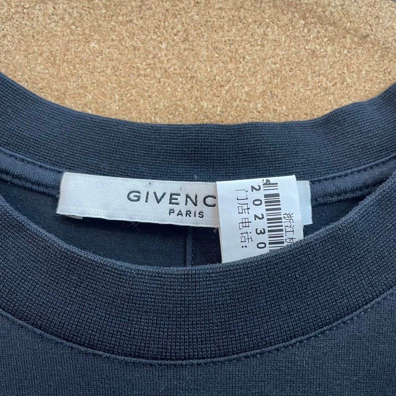 Givenchy Givenchy Ultra Classic Big Blue Shark T-Shirt, Short Sleev Size US XS / EU 42 / 0 - 3 Thumbnail