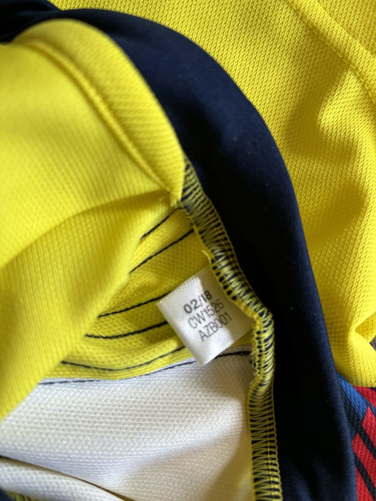 Adidas Colombia 2018 Adidas Home Kit Size US S / EU 44-46 / 1 - 9 Thumbnail