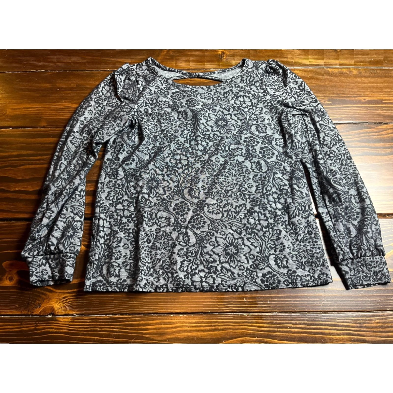 Loft LOFT Shirt Women's Size Small Black Gray Floral Long Sleeve Cut Out Womens Size S / US 4 / IT 40 - 2 Thumbnail