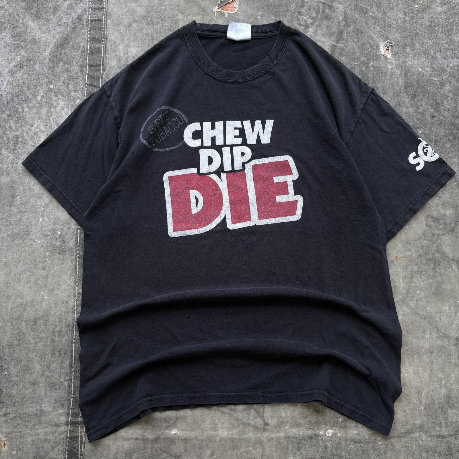 Hanes Vintage Y2K Chew Dip Die Spit Tobacco Anti Smoking SOS Shirt Size US L / EU 52-54 / 3 - 1 Thumbnail