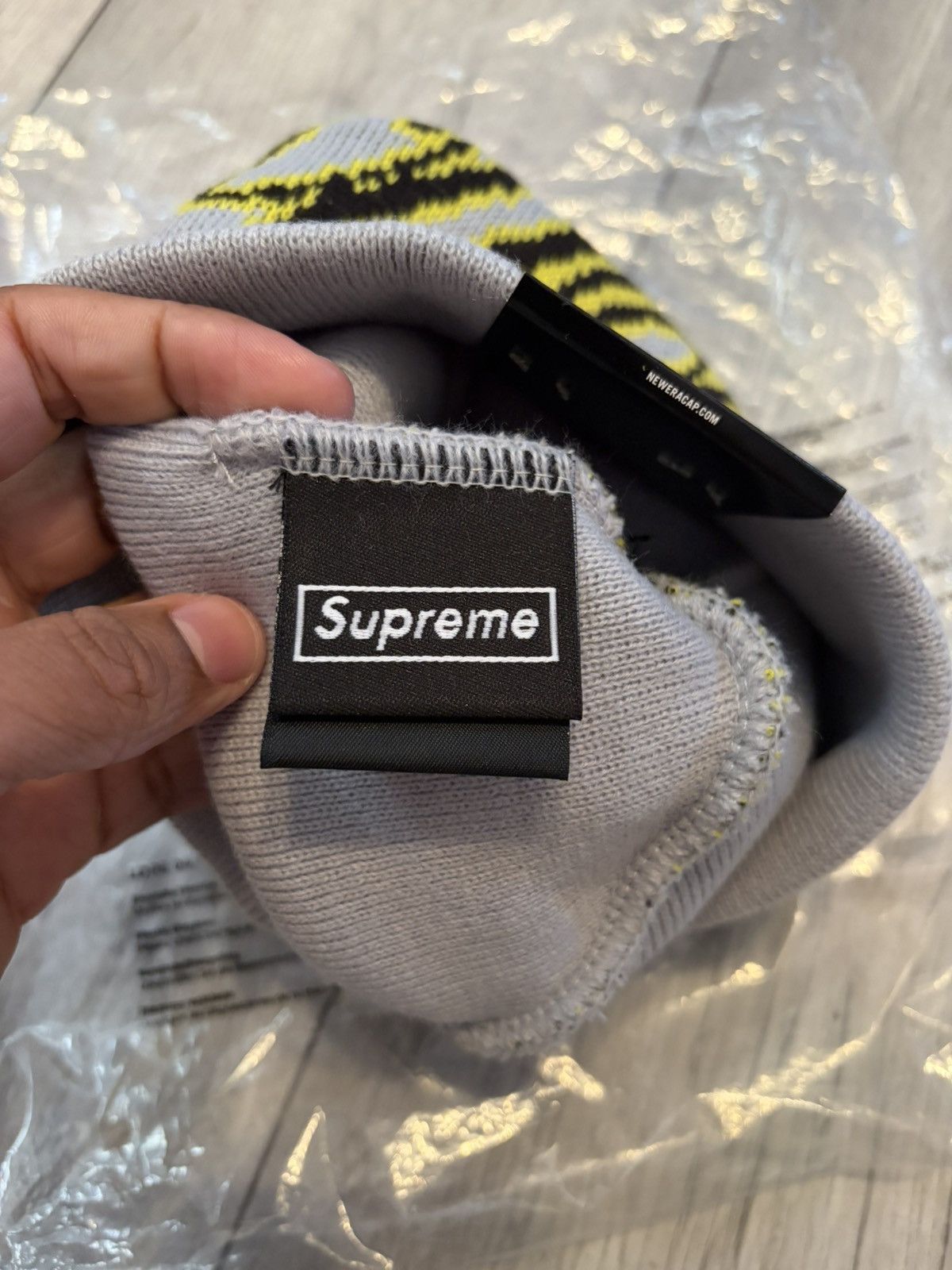 Supreme Supreme SS26 New Era Cursive Beanie Grey Size ONE SIZE - 6 Thumbnail