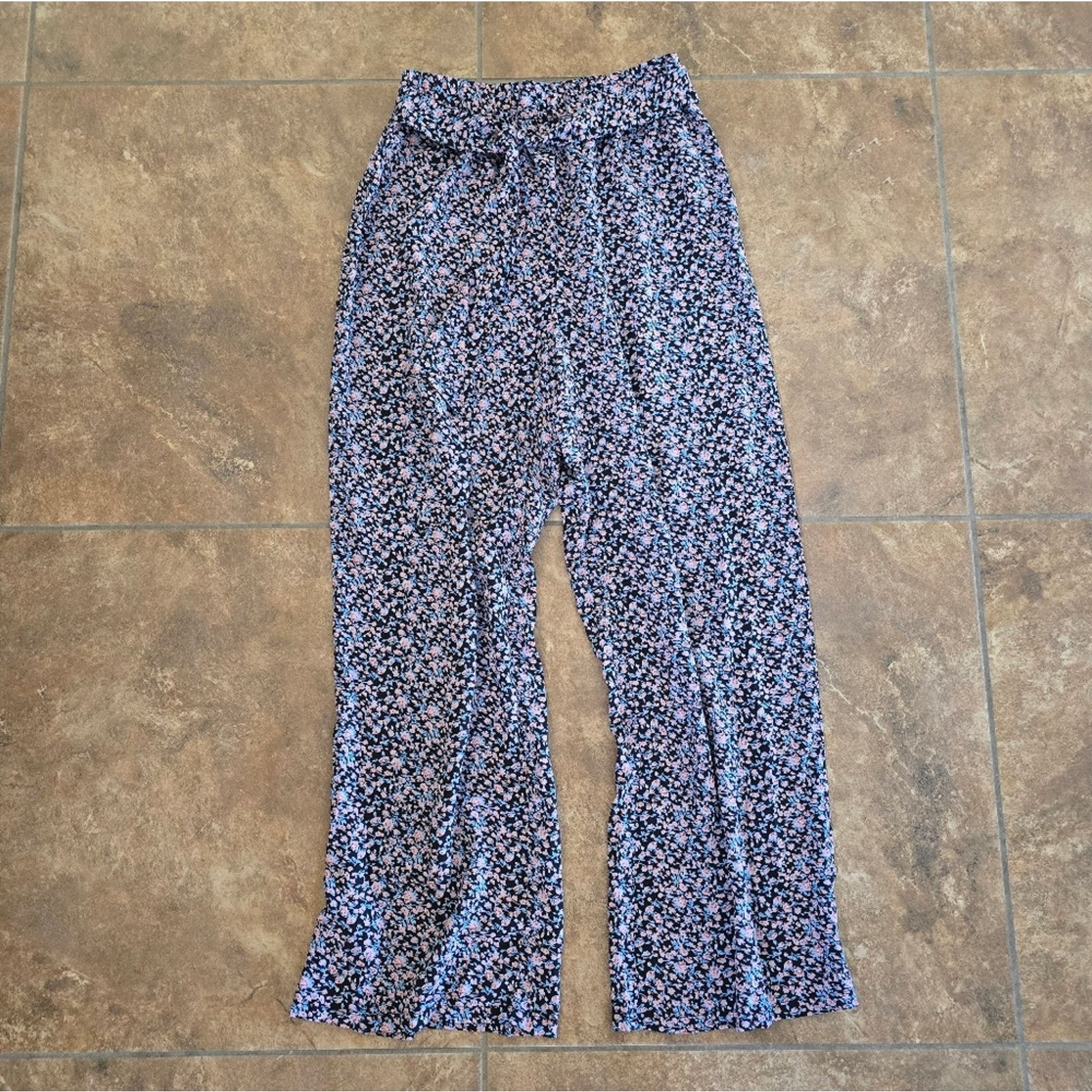 Shein Multicolored | SHEIN | Floral Flowy Pant Size 27" / US 4 / IT 40 - 1 Thumbnail